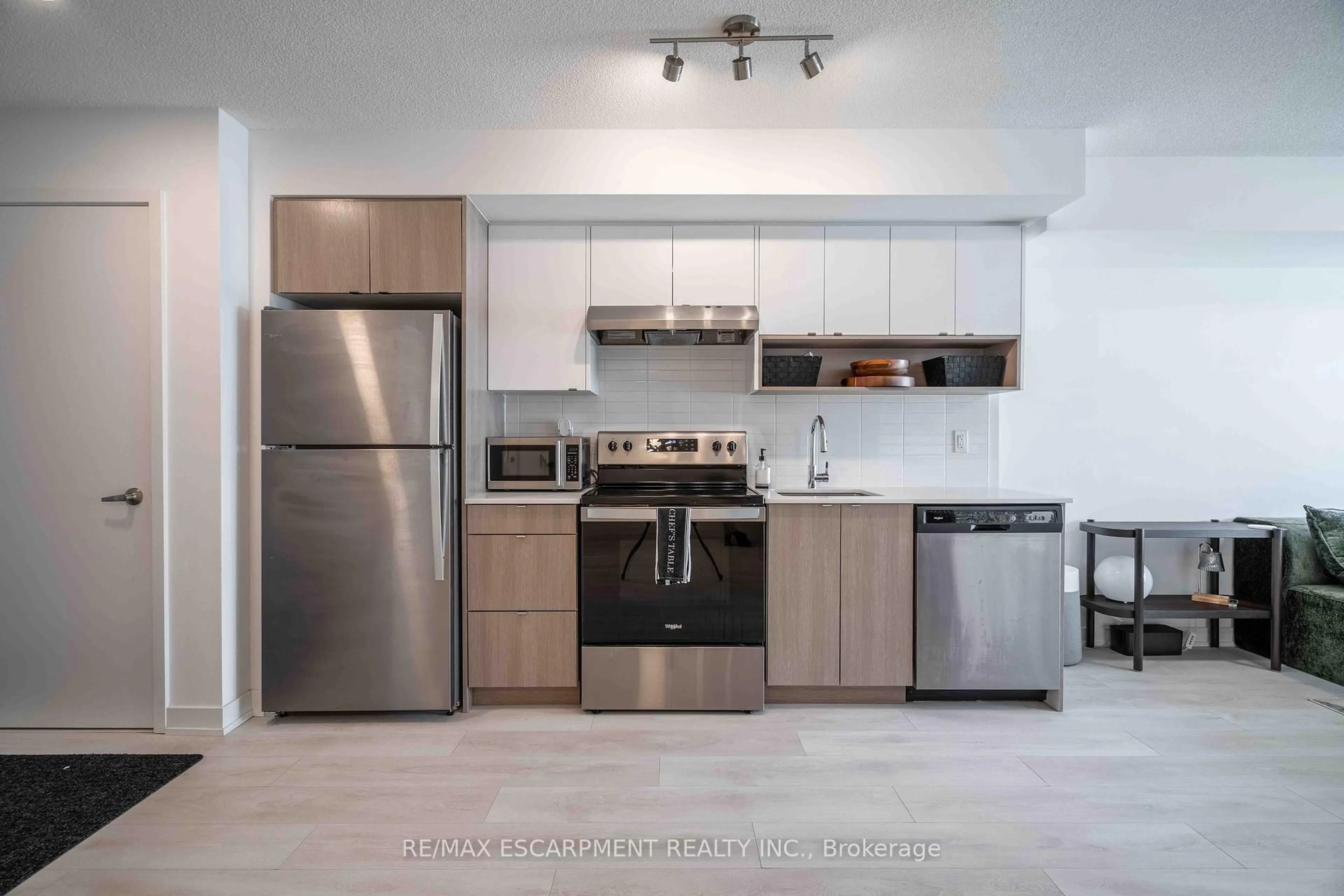 Standard kitchen, unknown for 1117 Cooke Blvd #A310, Burlington Ontario L7T 0C6