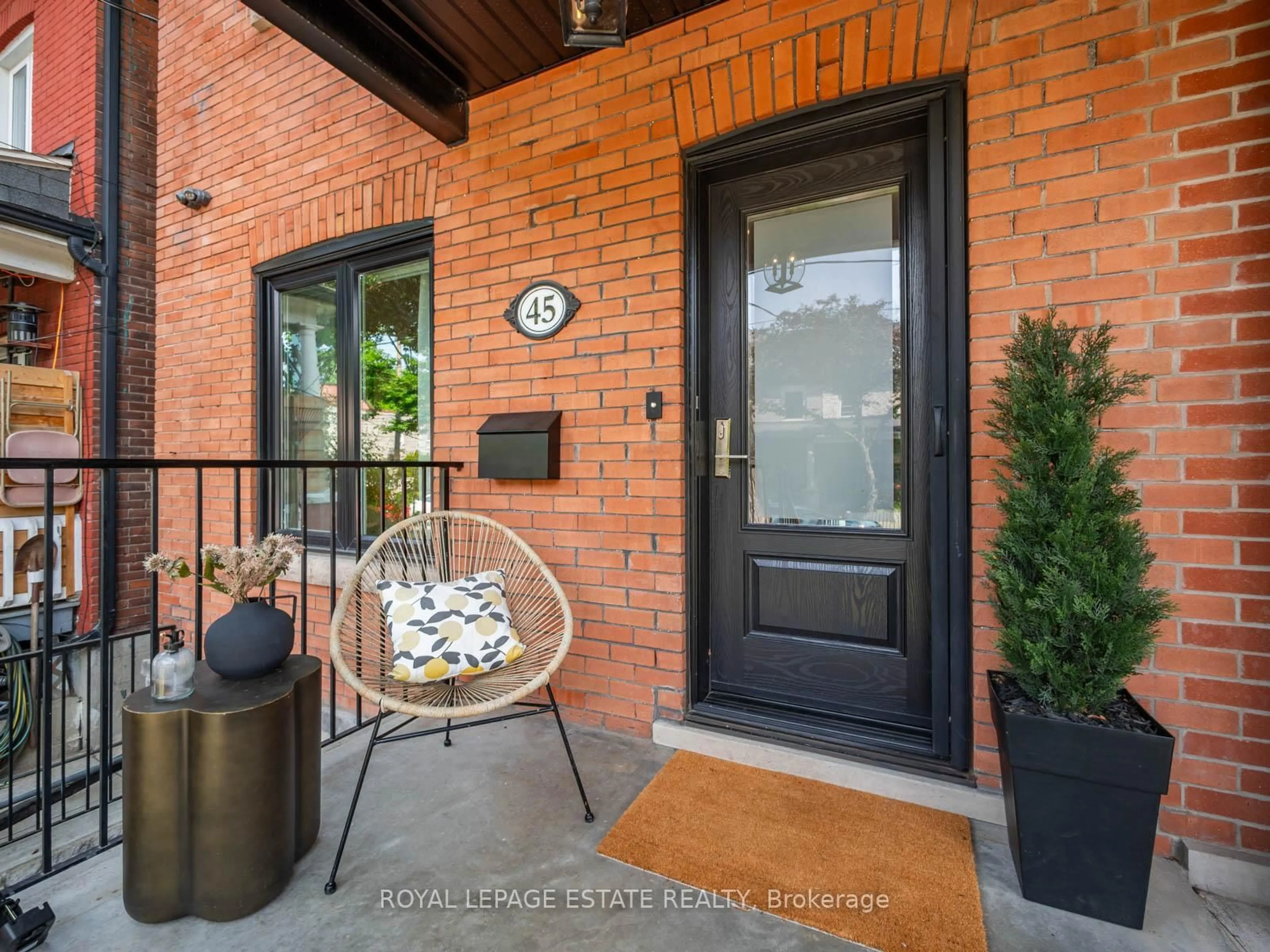 Indoor entryway for 45 O'Hara Ave, Toronto Ontario M6K 2P9