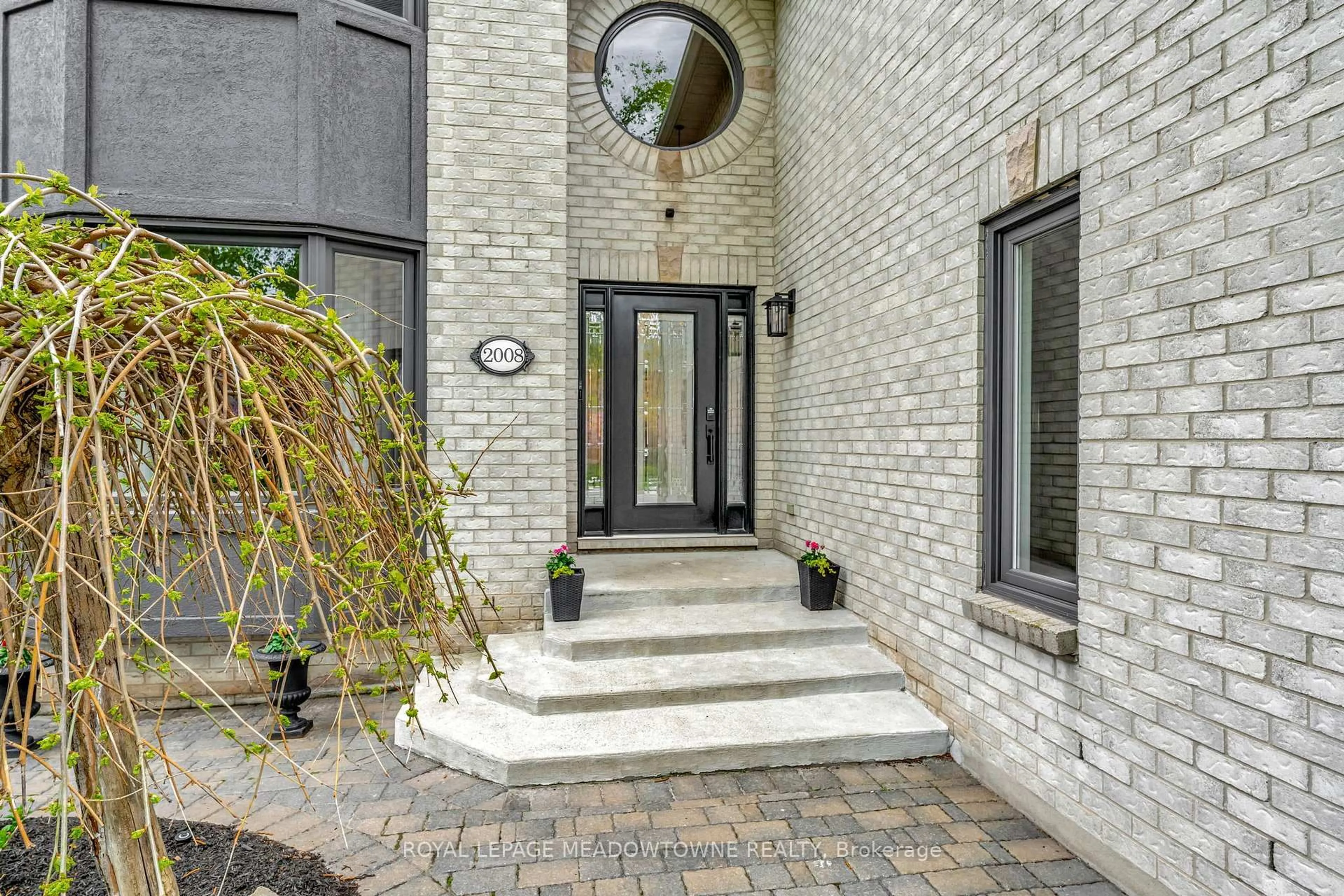 Home with brick exterior material, street for 2008 Peak Pl, Oakville Ontario L6H 5T2