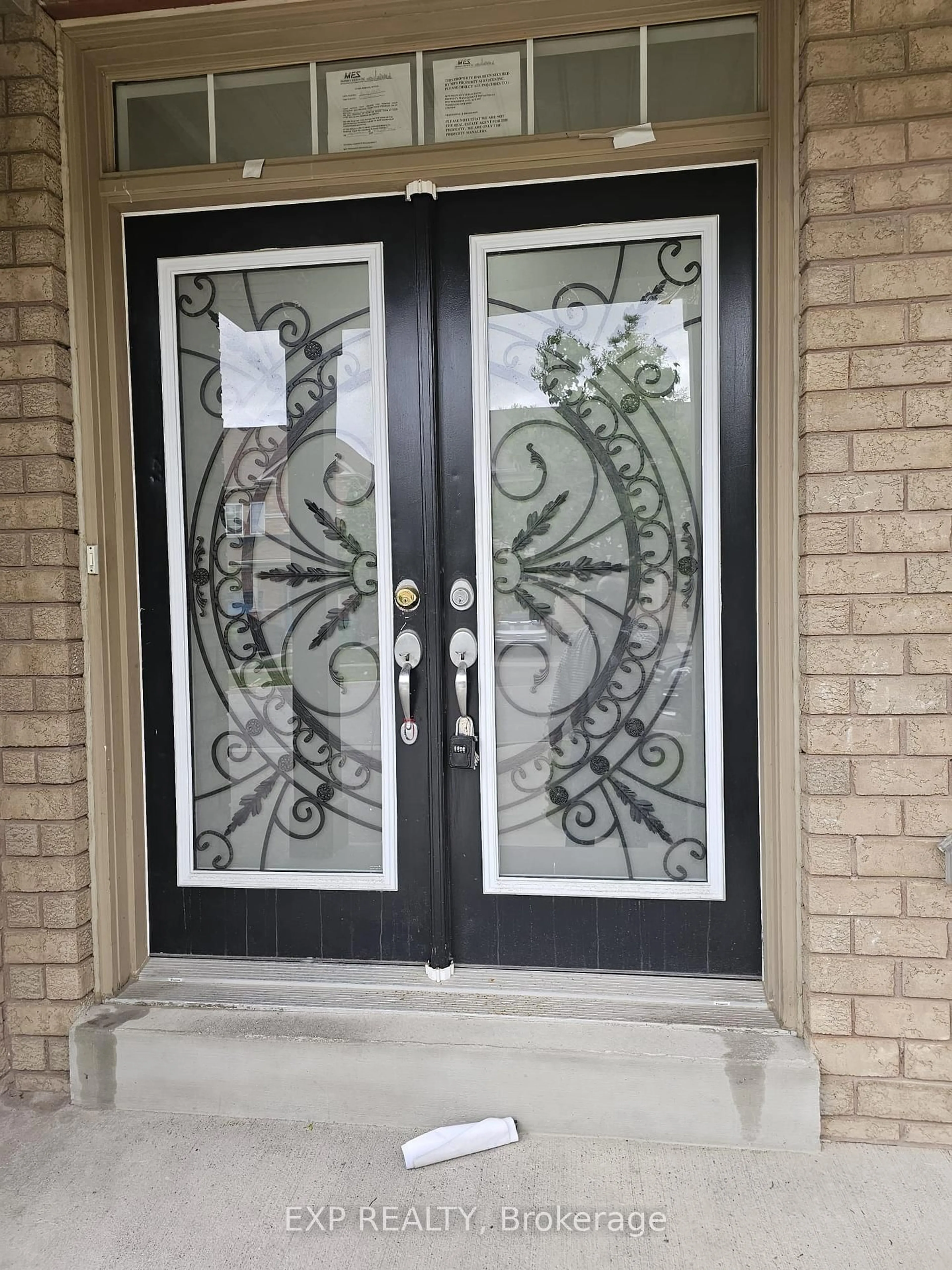 Indoor entryway for 25 Pentonville Rd, Brampton Ontario L6R 3R9
