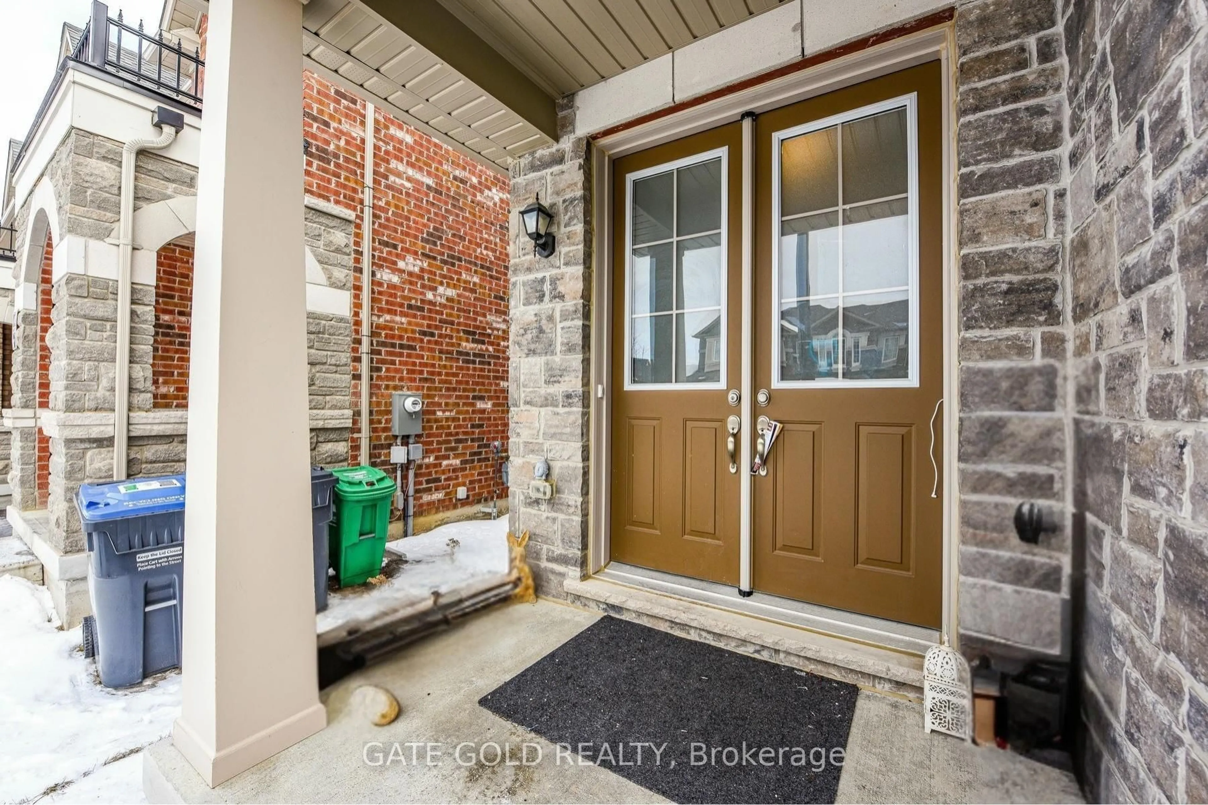Indoor entryway for 47 Donald Stewart Rd, Brampton Ontario L7A 5J8