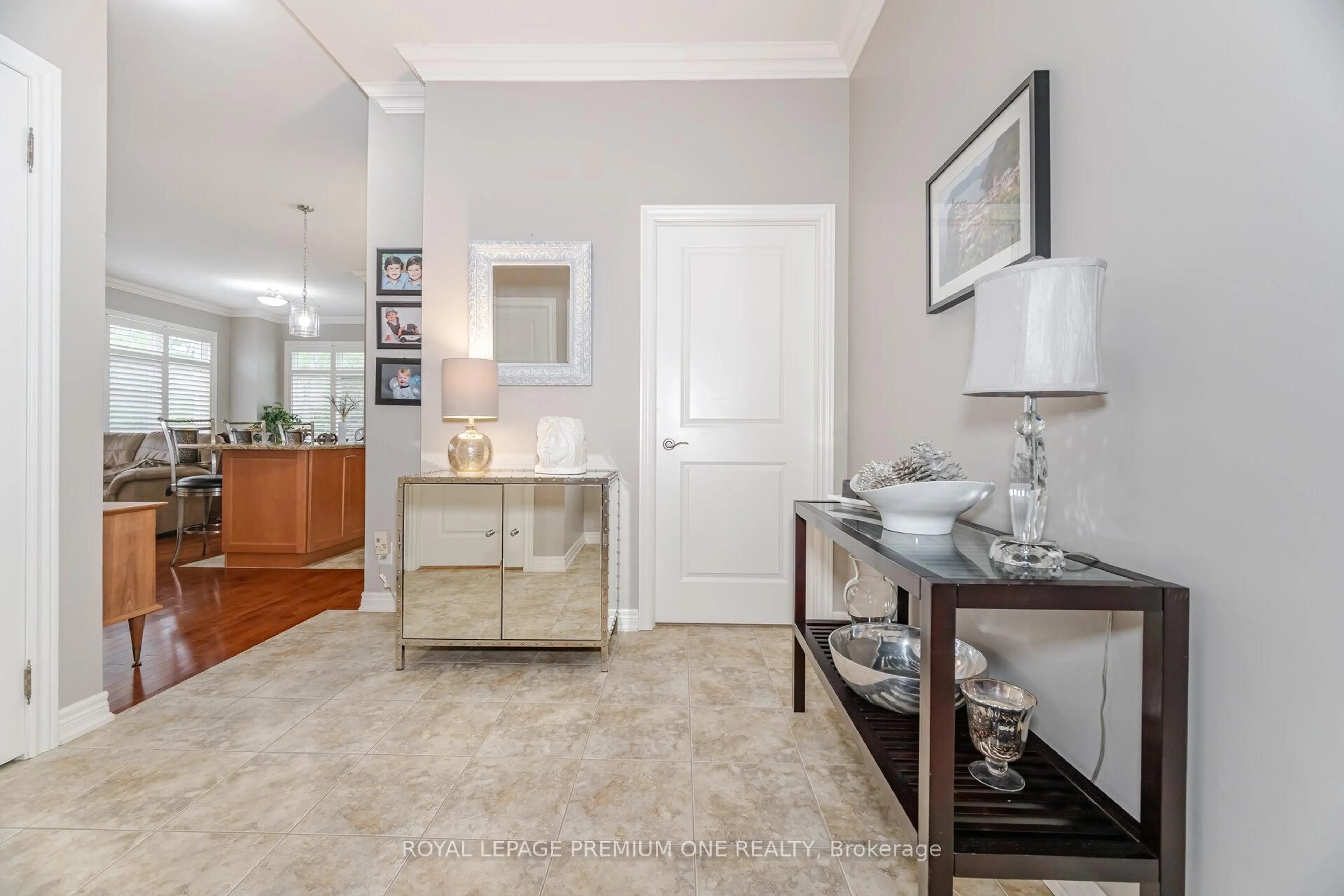Indoor entryway for 60 Ann St #509, Caledon Ontario L7E 4G5