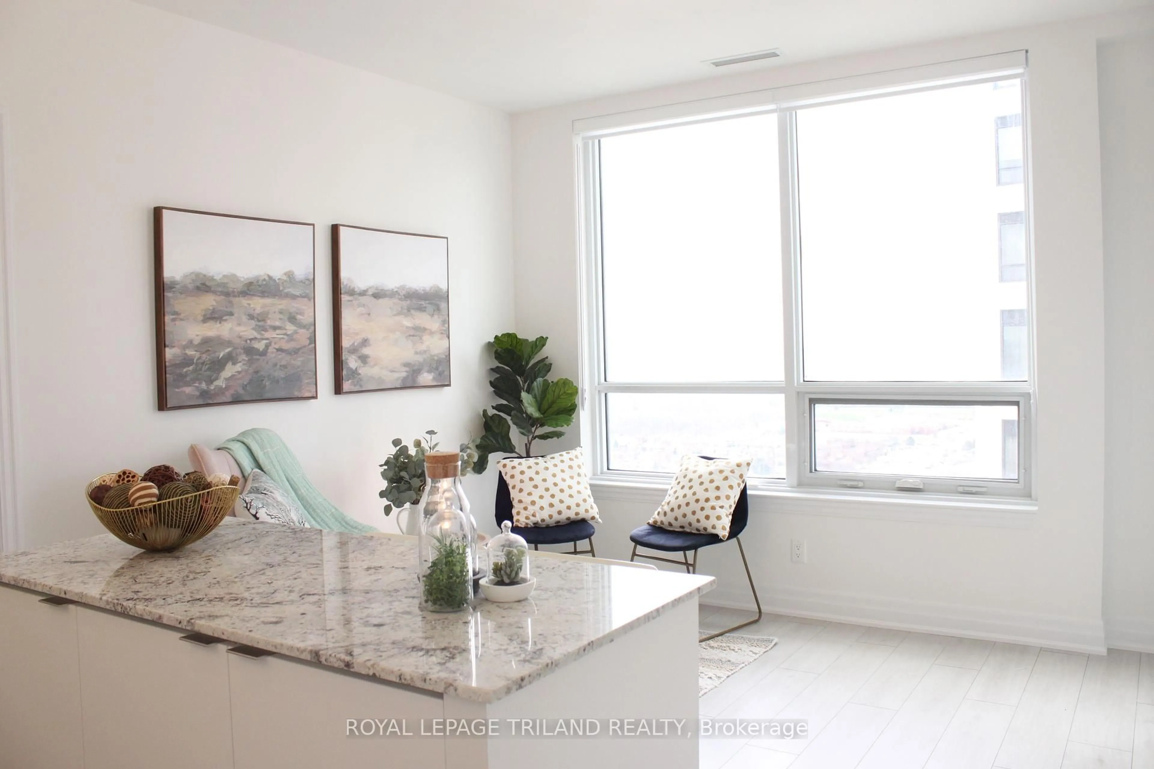 Unknown for 30 Elm Dr #3008, Mississauga Ontario L5B 0N6
