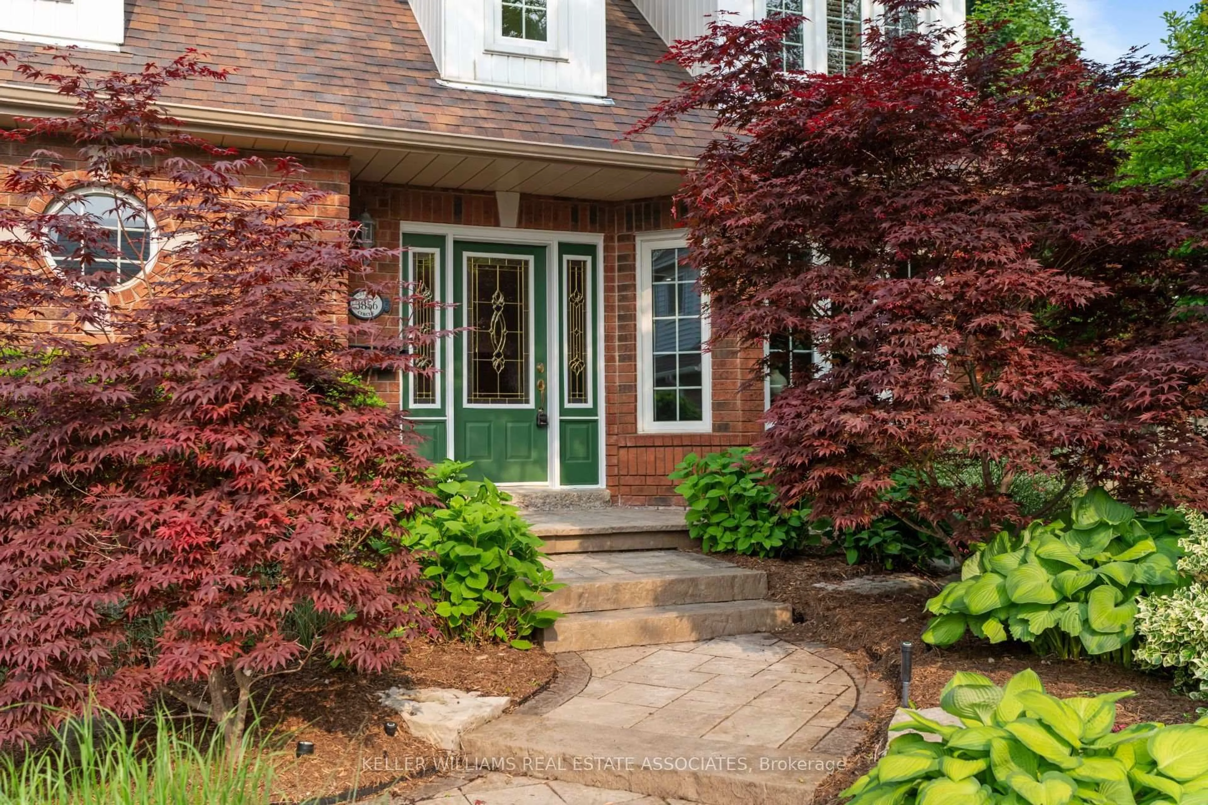 Home with brick exterior material, street for 3856 Trelawny Circ, Mississauga Ontario L5N 6S4