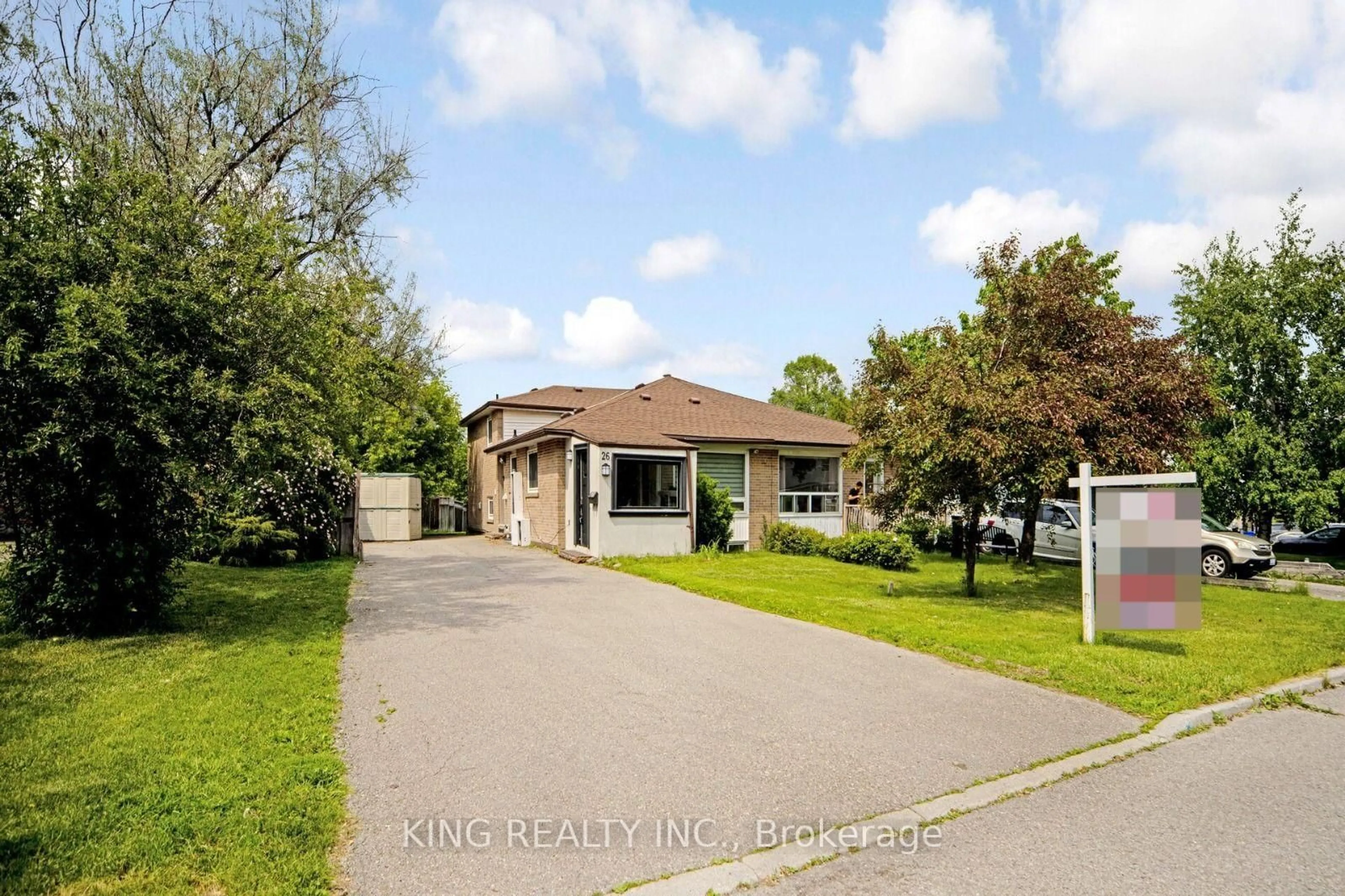 A pic from outside/outdoor area/front of a property/back of a property/a pic from drone, building for 26 Davenport Cres, Brampton Ontario L6T 3L6