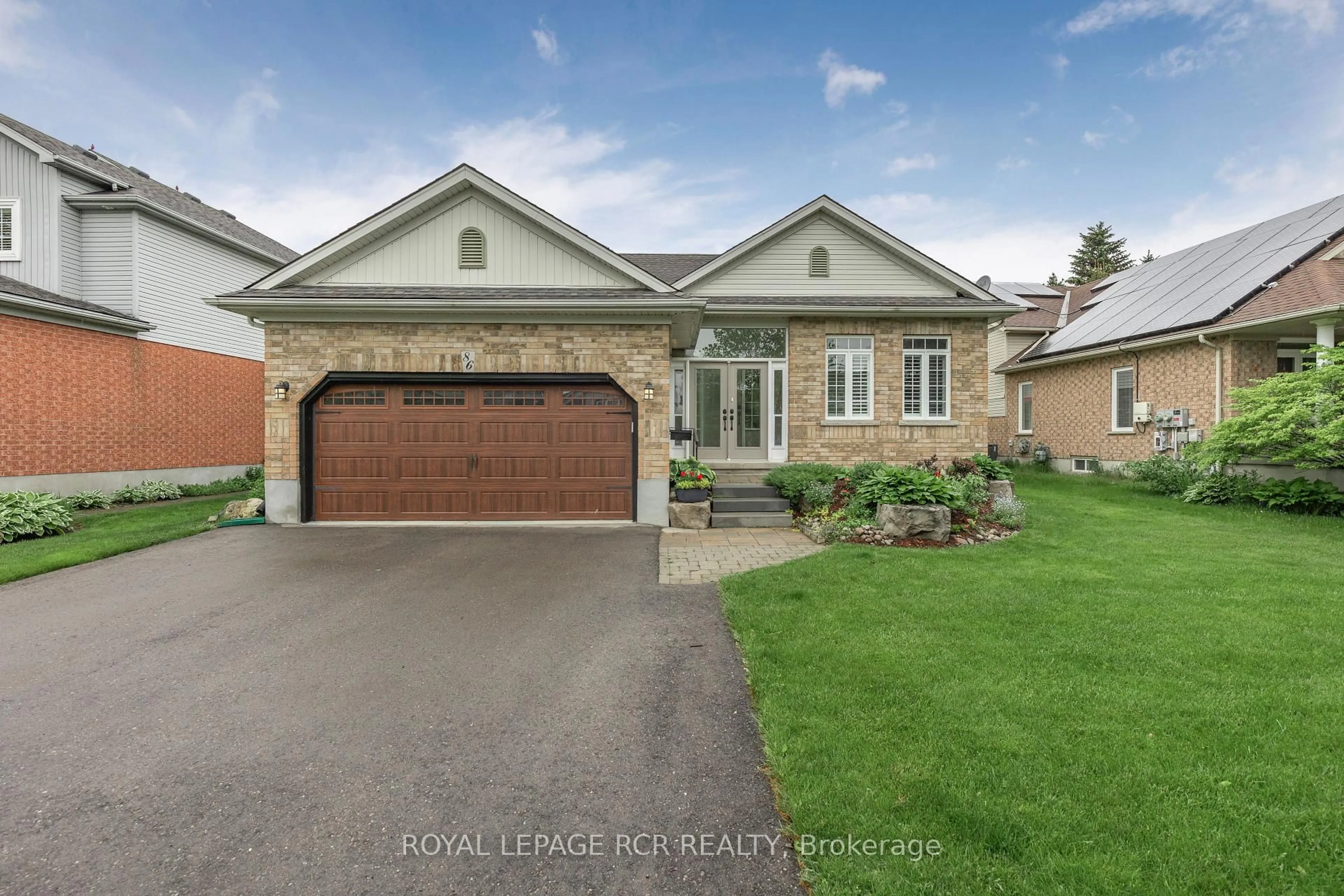 Home with brick exterior material, street for 86 Hunter Rd, Orangeville Ontario L9W 5C3