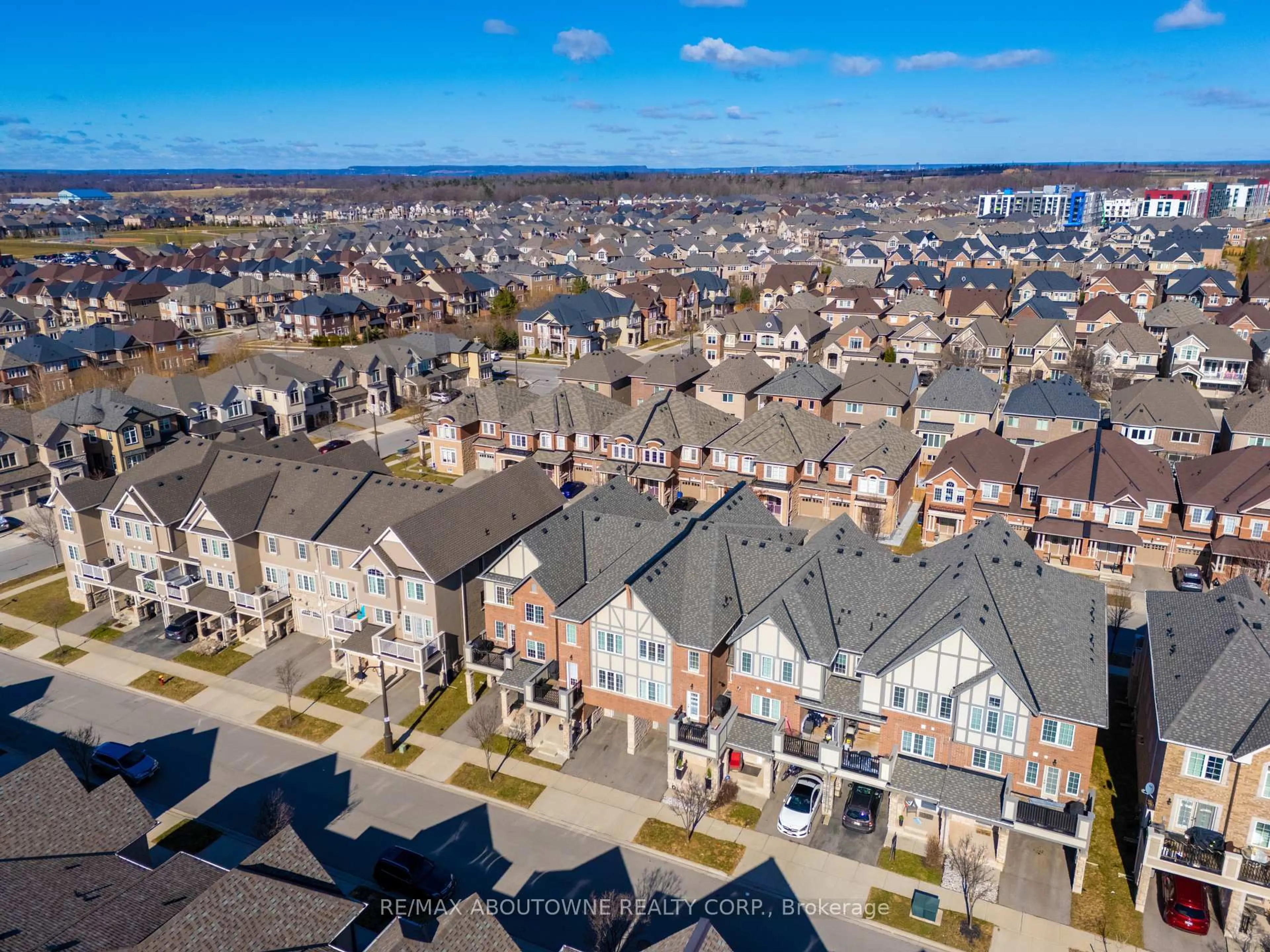 A pic from outside/outdoor area/front of a property/back of a property/a pic from drone, city buildings view from balcony for 299 Jemima Dr, Oakville Ontario L6M 0V6