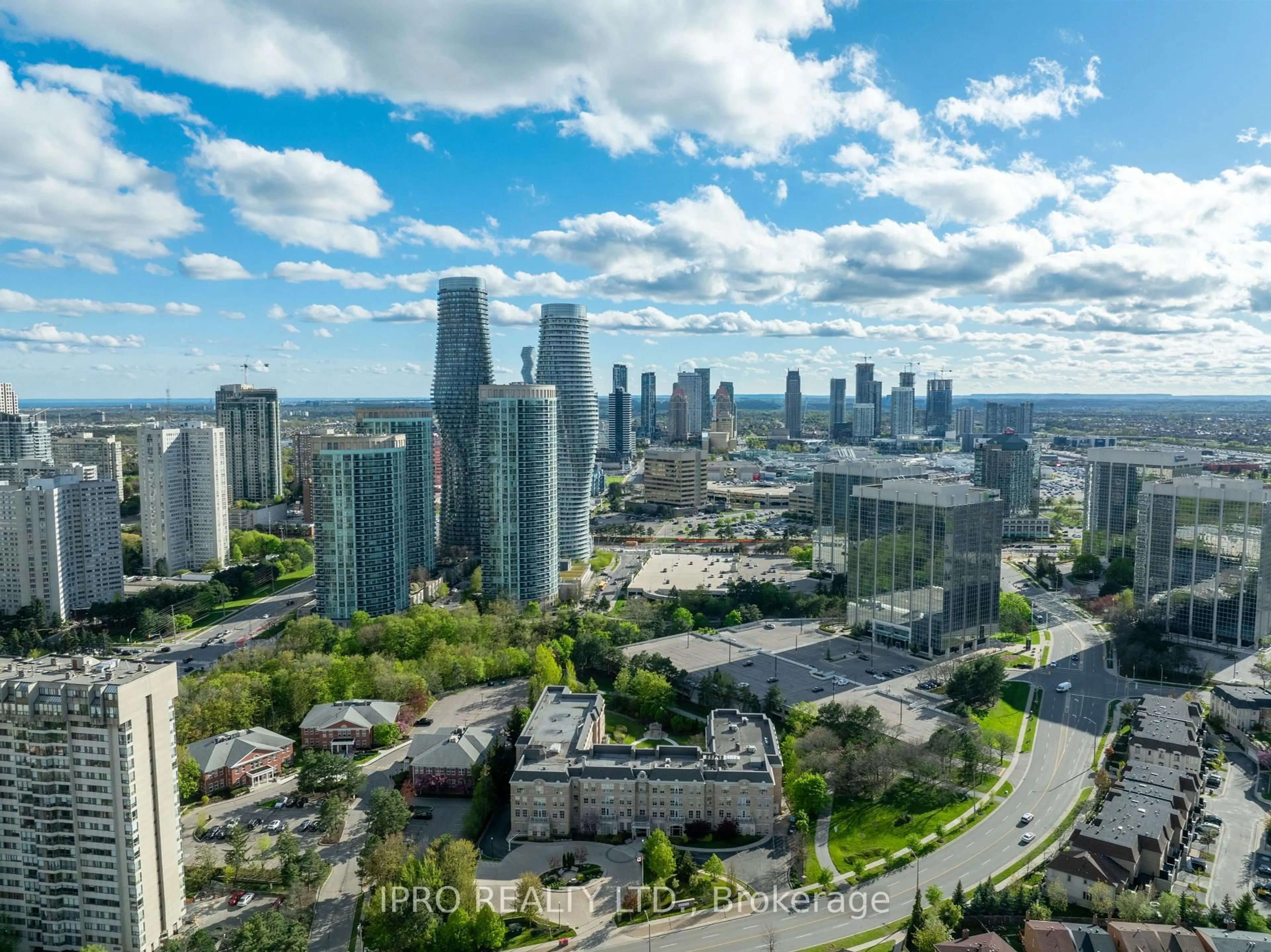 A pic from outside/outdoor area/front of a property/back of a property/a pic from drone, city buildings view from balcony for 208 Meadows Blvd, Mississauga Ontario L4Z 1J9