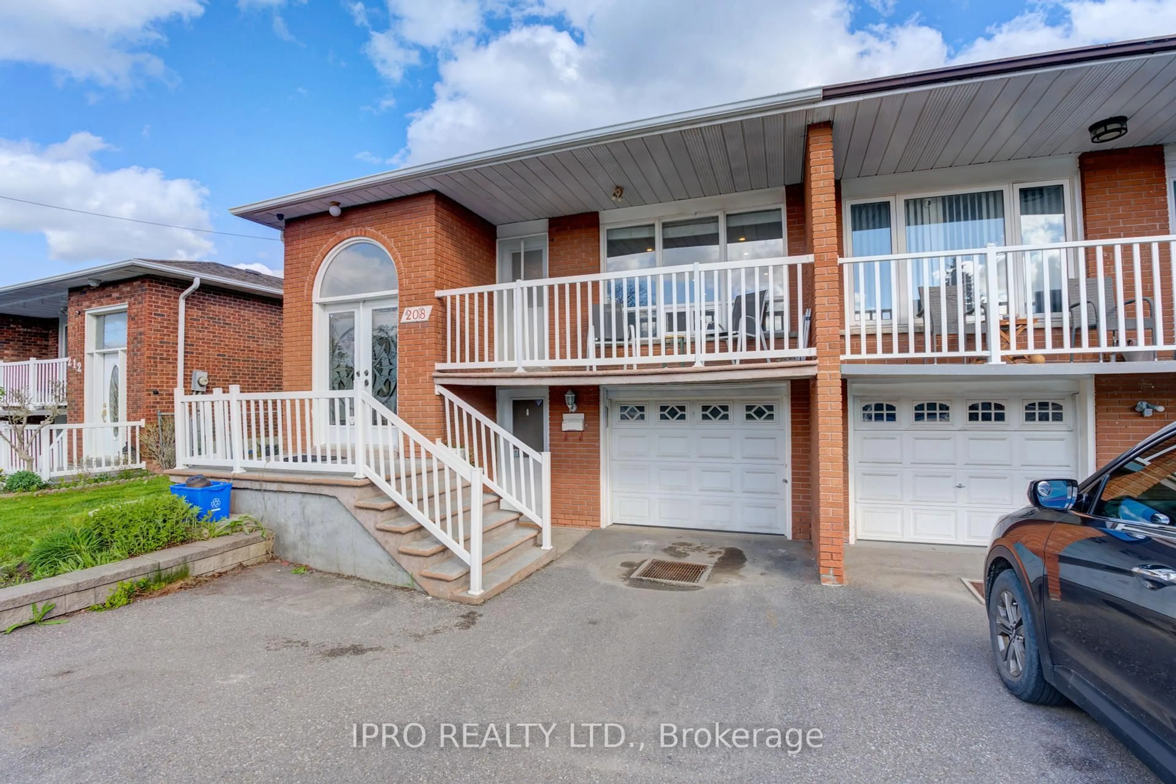 Unknown for 208 Meadows Blvd, Mississauga Ontario L4Z 1J9