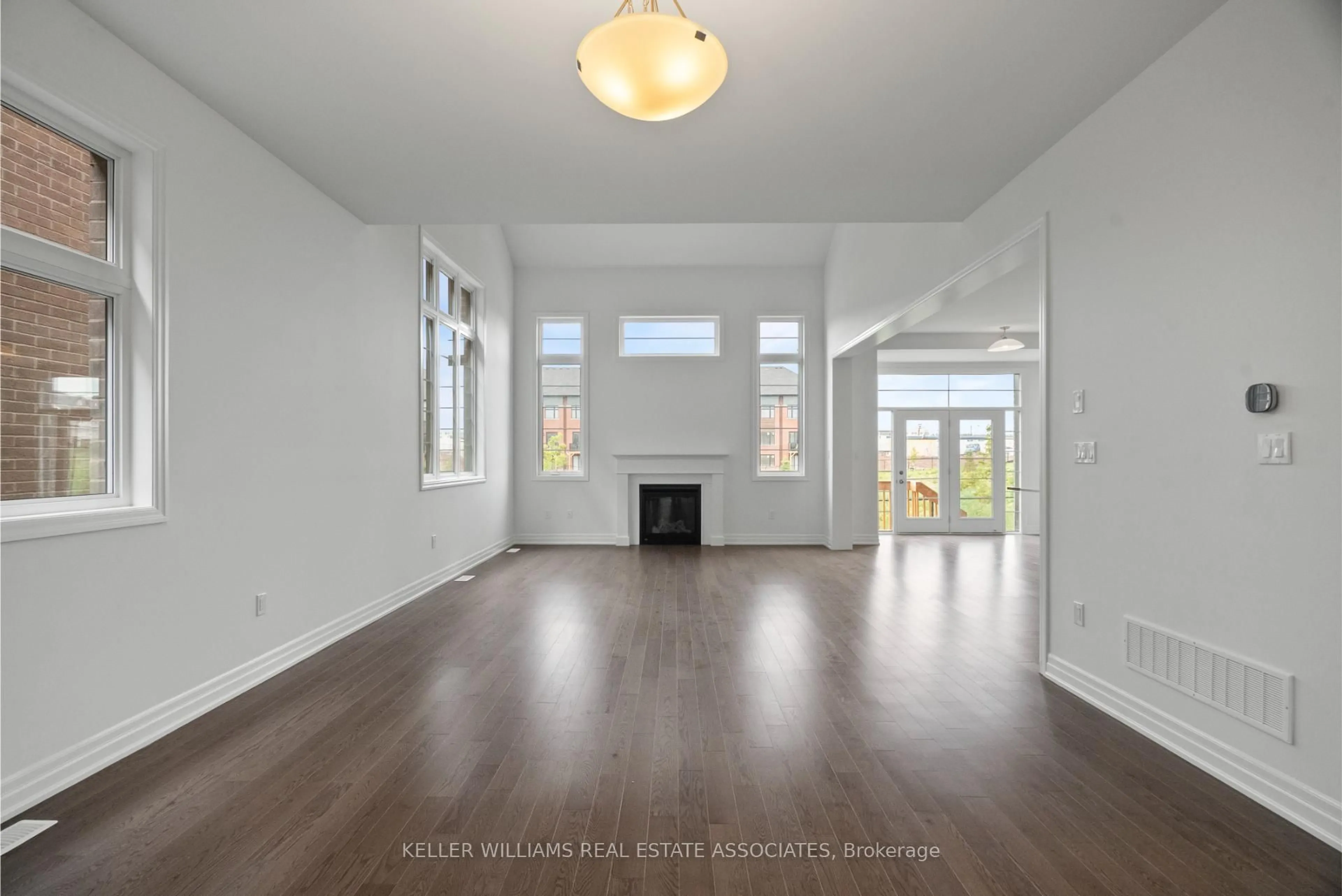 A pic of a room for 3142 Duggan Tr, Oakville Ontario L6H 7X1