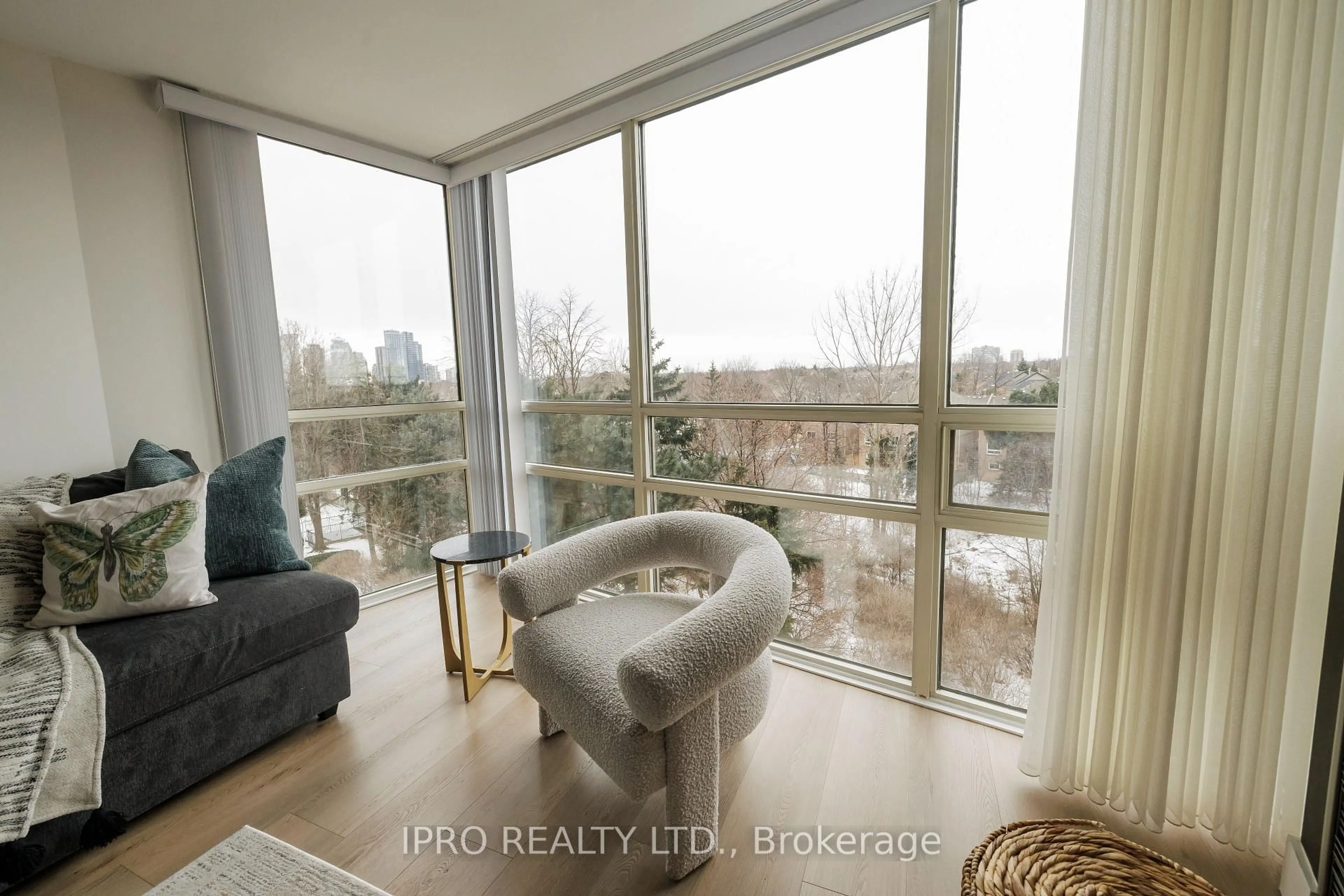 A pic of a room for 50 Eglinton Ave #408, Mississauga Ontario L5R 3P5