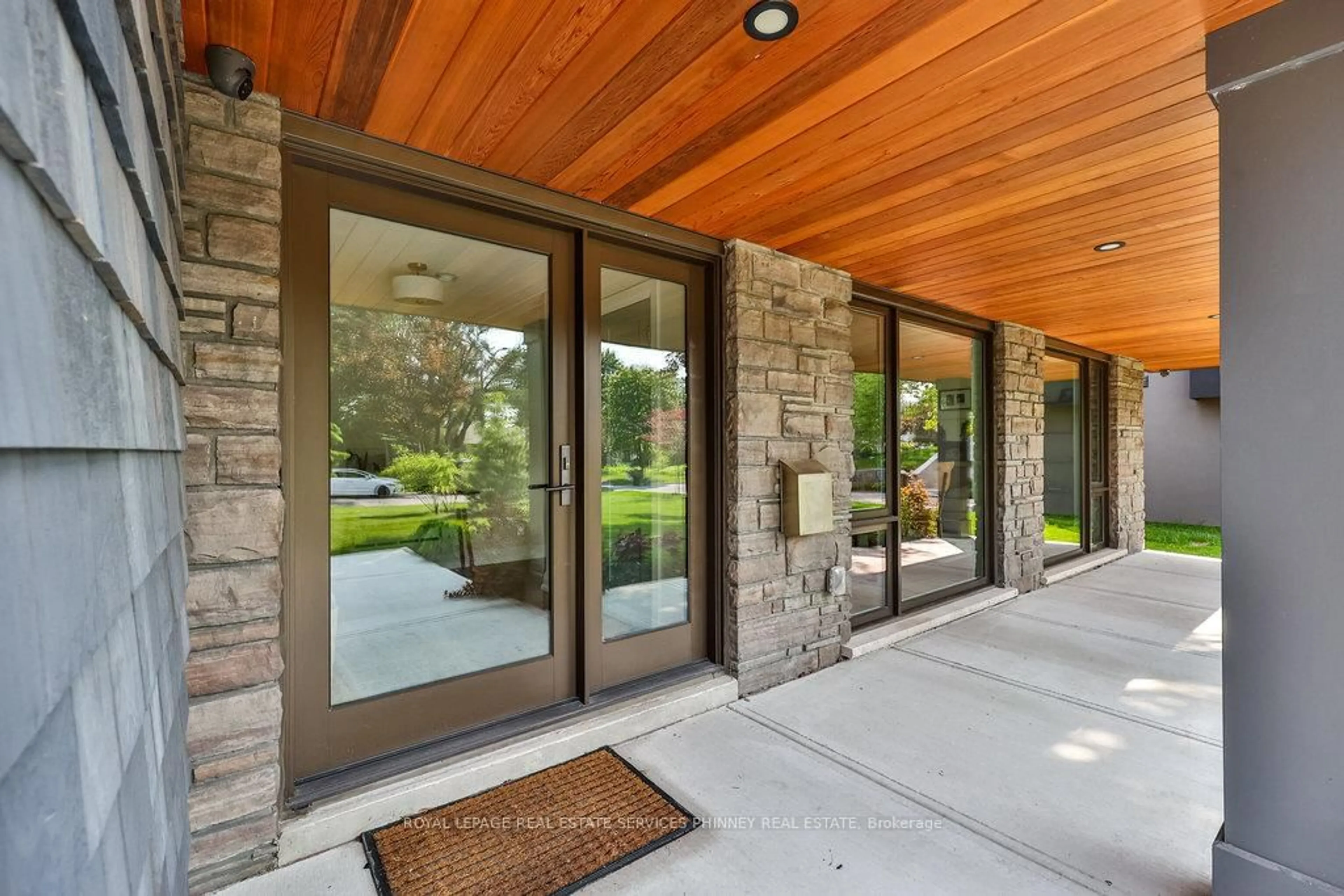 Unknown for 1355 GATEHOUSE Dr, Mississauga Ontario L5H 1A6