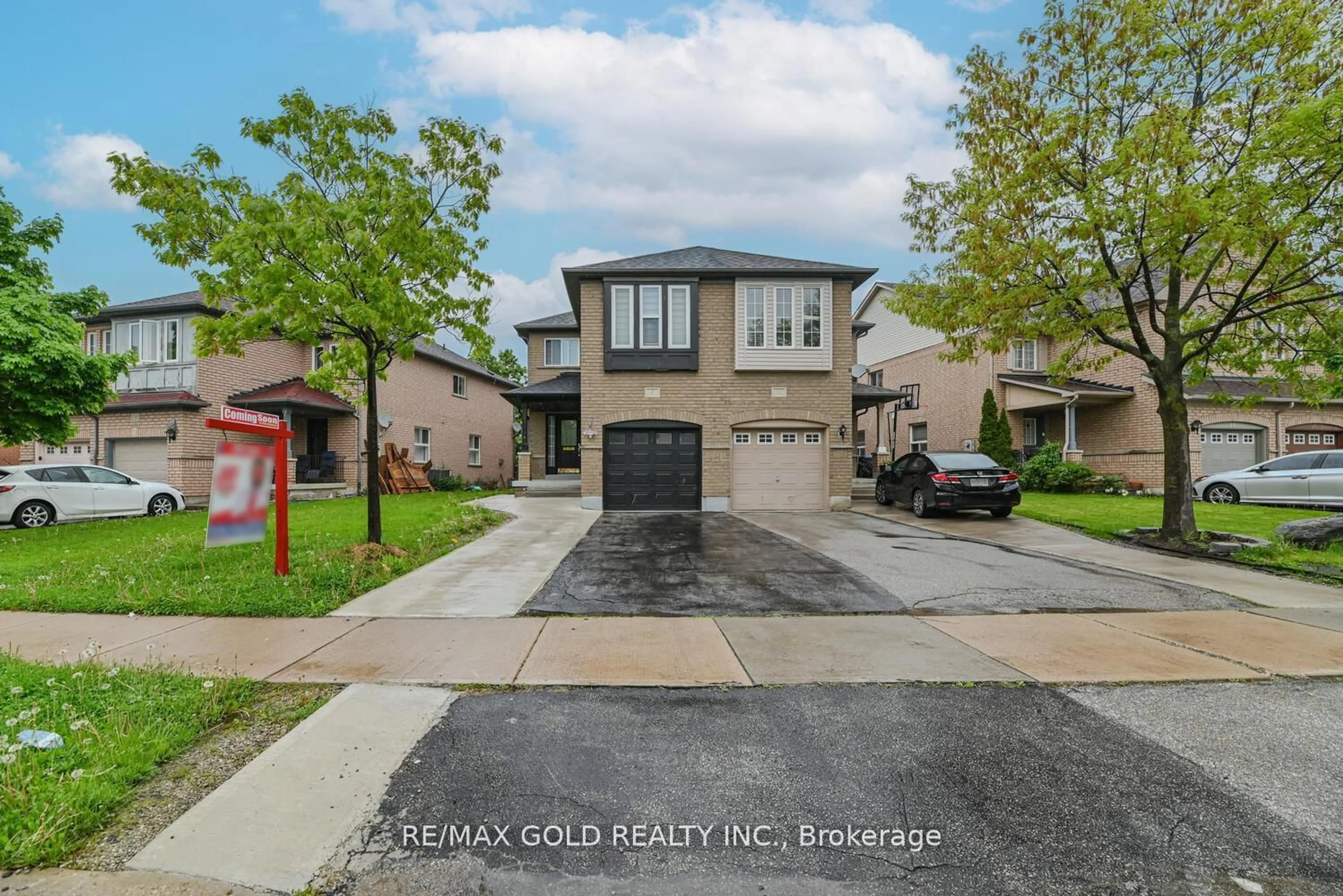 Unknown for 9 Fairlawn Blvd, Brampton Ontario L6P 1B6