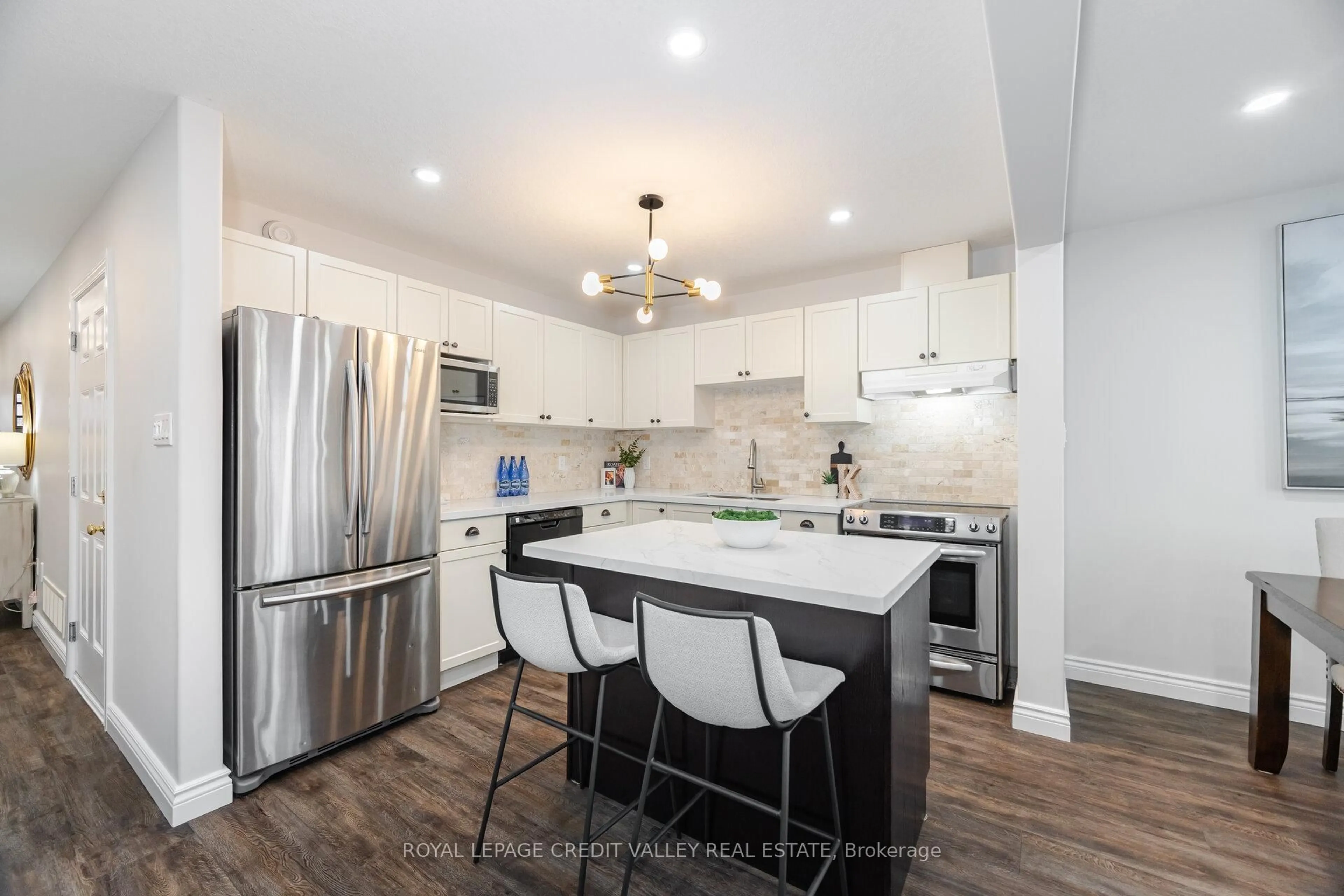 Open concept kitchen, unknown for 152 Preston Dr, Orangeville Ontario L9W 0C9