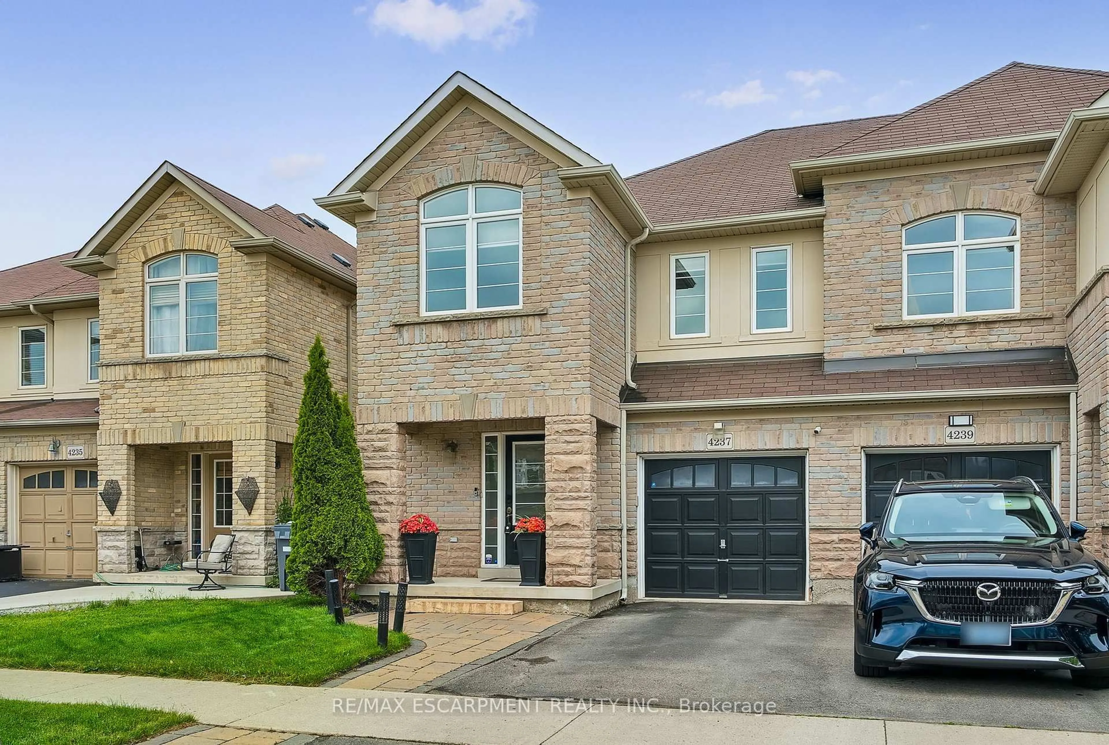 Home with brick exterior material, street for 4237 Thomas Alton Blvd, Burlington Ontario L7M 0N1