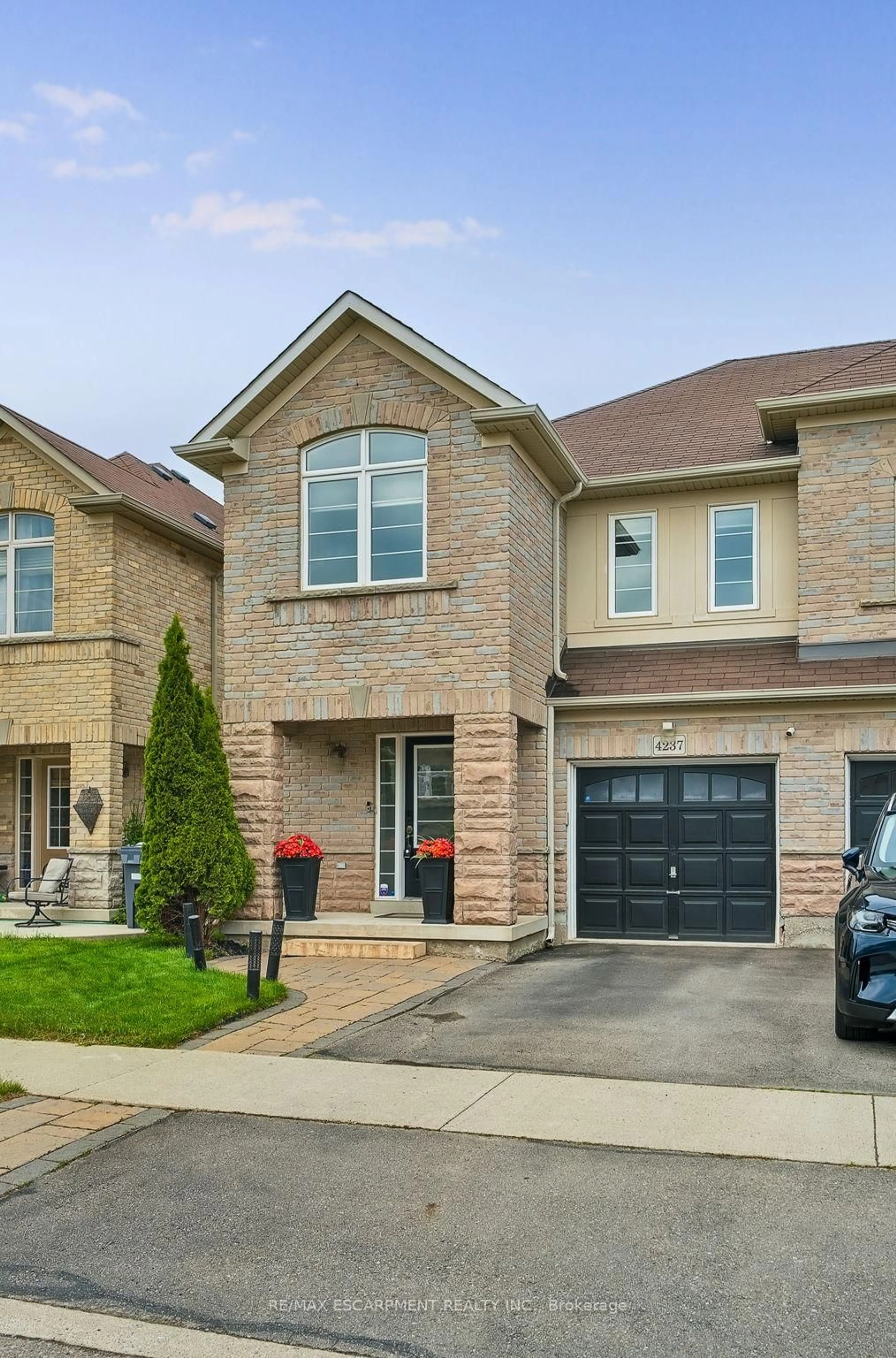 Home with brick exterior material, street for 4237 Thomas Alton Blvd, Burlington Ontario L7M 0N1