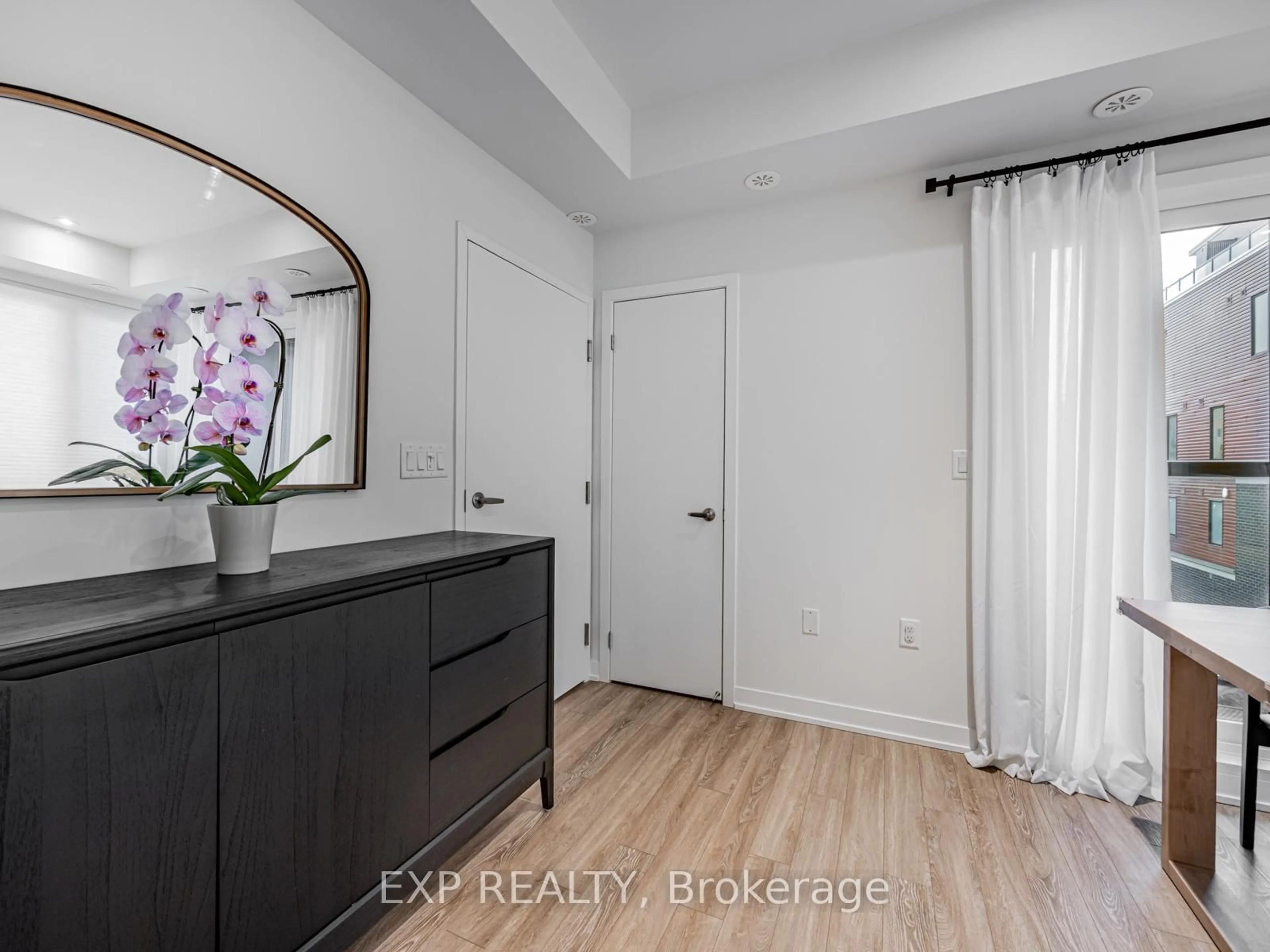 Indoor entryway for 3409 Ridgeway Dr #18, Mississauga Ontario L5L 0B9