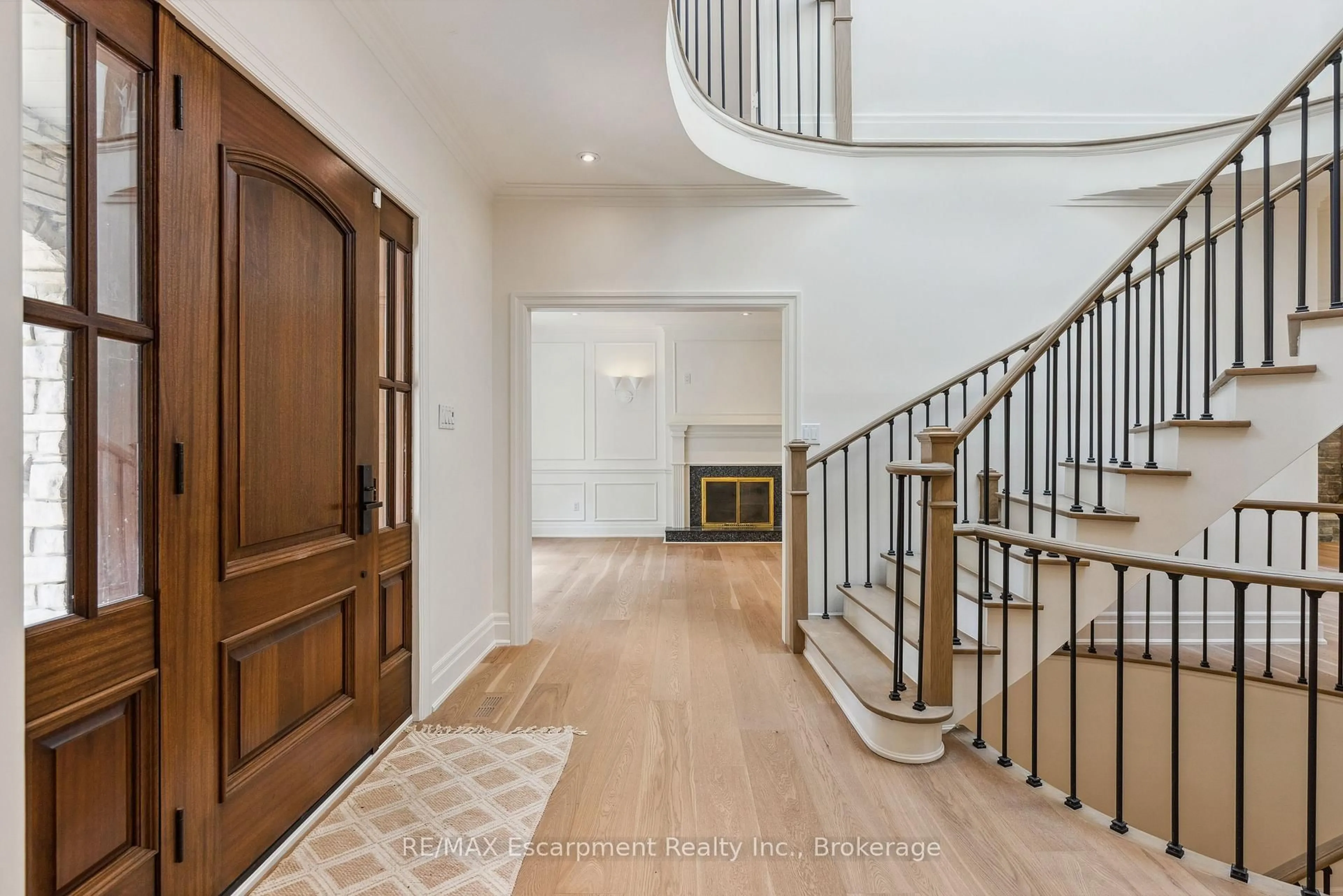 Unknown for 212 Poplar Dr, Oakville Ontario L6J 4C8