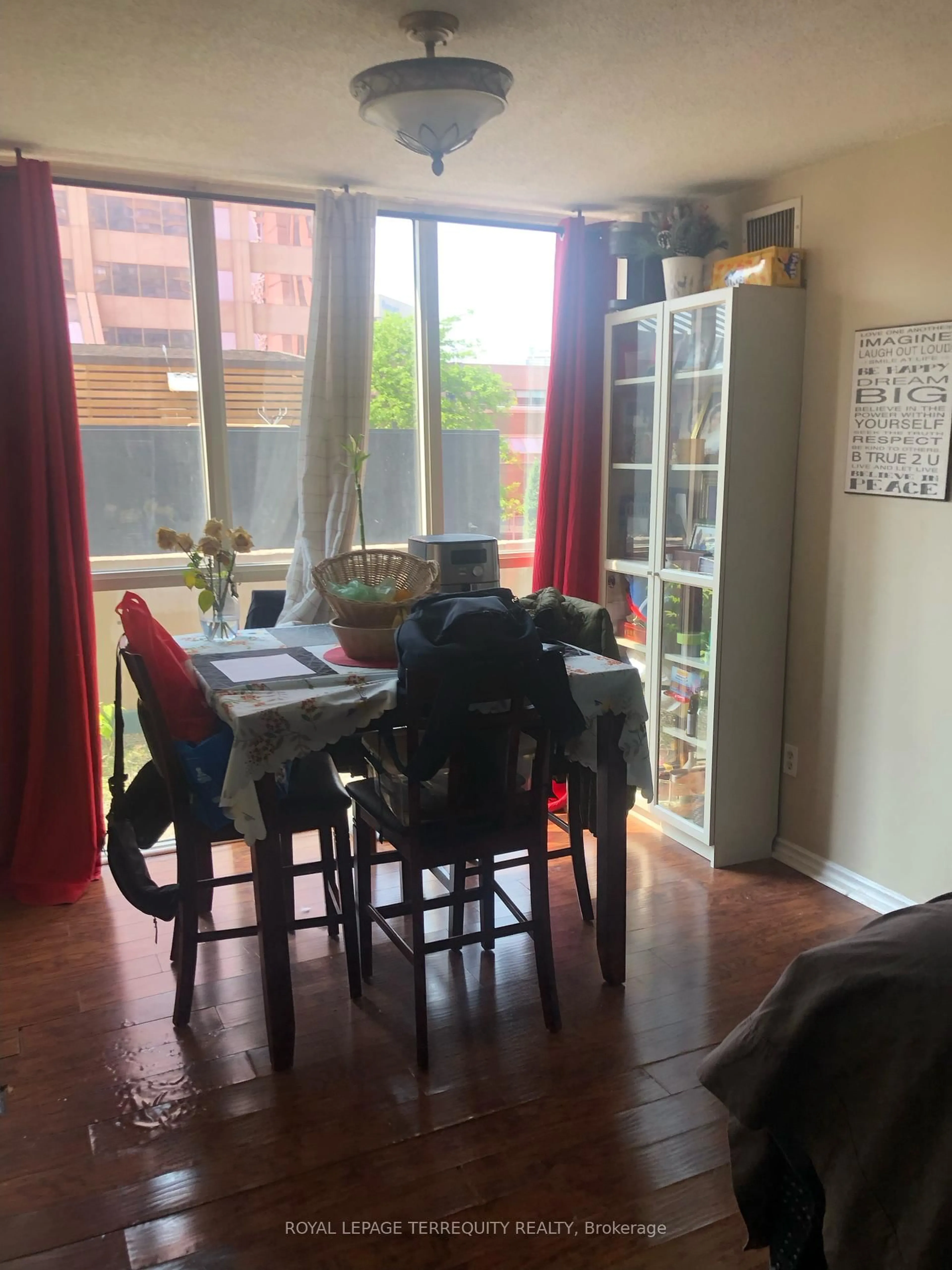 Unknown for 285 Enfield Pl #210, Mississauga Ontario L5B 3Y6