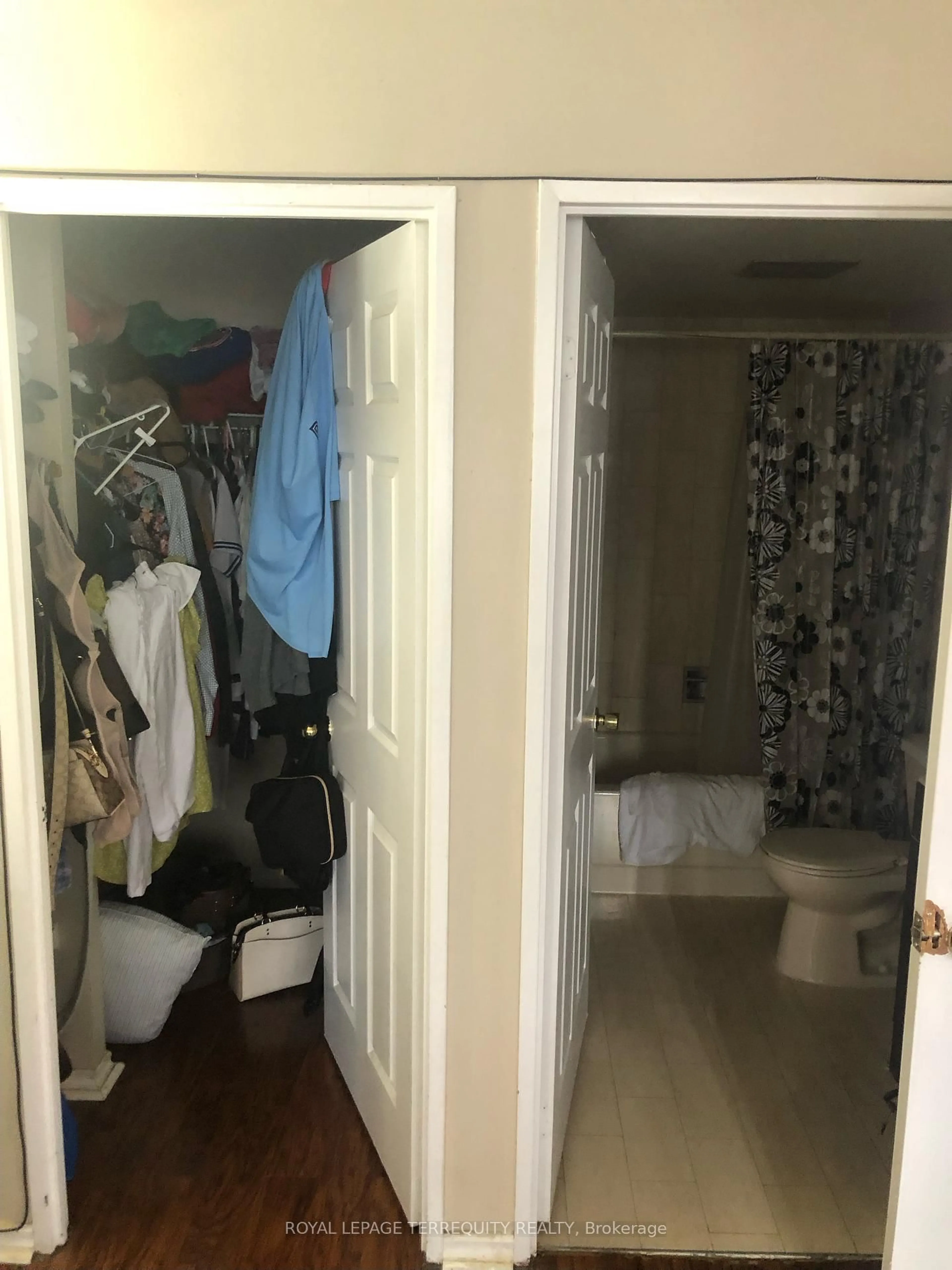 Storage room or clothes room or walk-in closet for 285 Enfield Pl #210, Mississauga Ontario L5B 3Y6