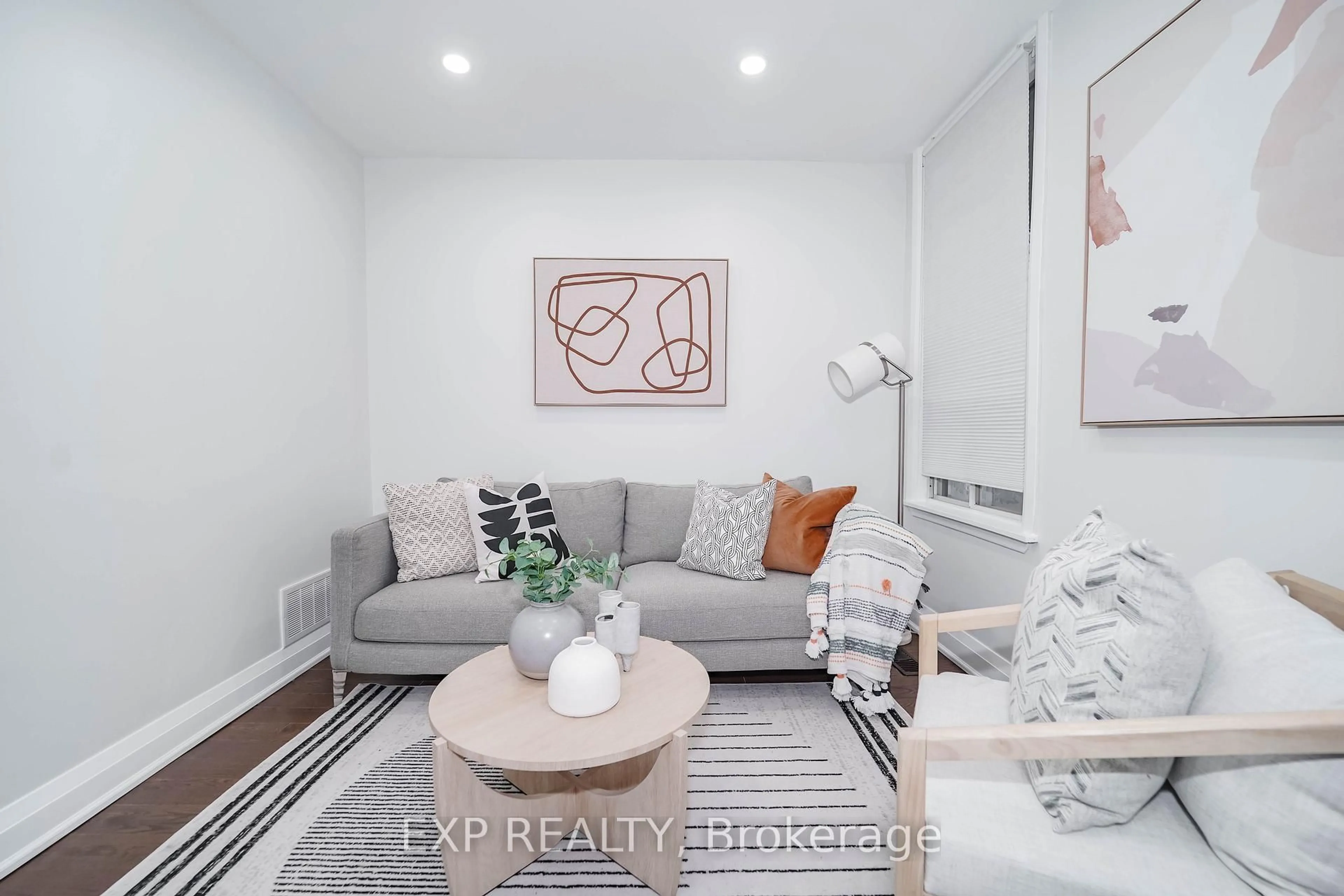 Unknown for 4 Northumberland St, Toronto Ontario M6H 1P7