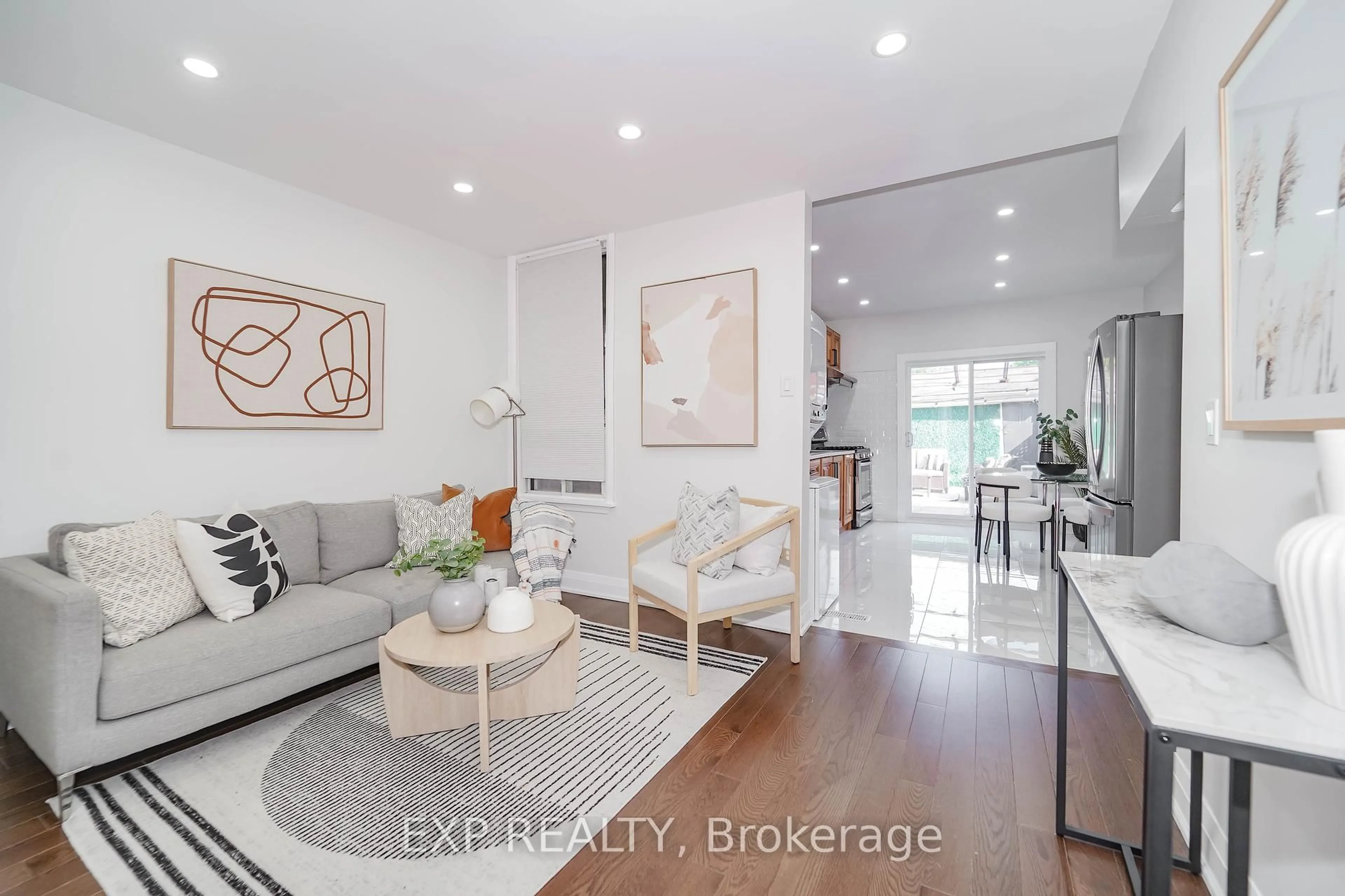 Unknown for 4 Northumberland St, Toronto Ontario M6H 1P7