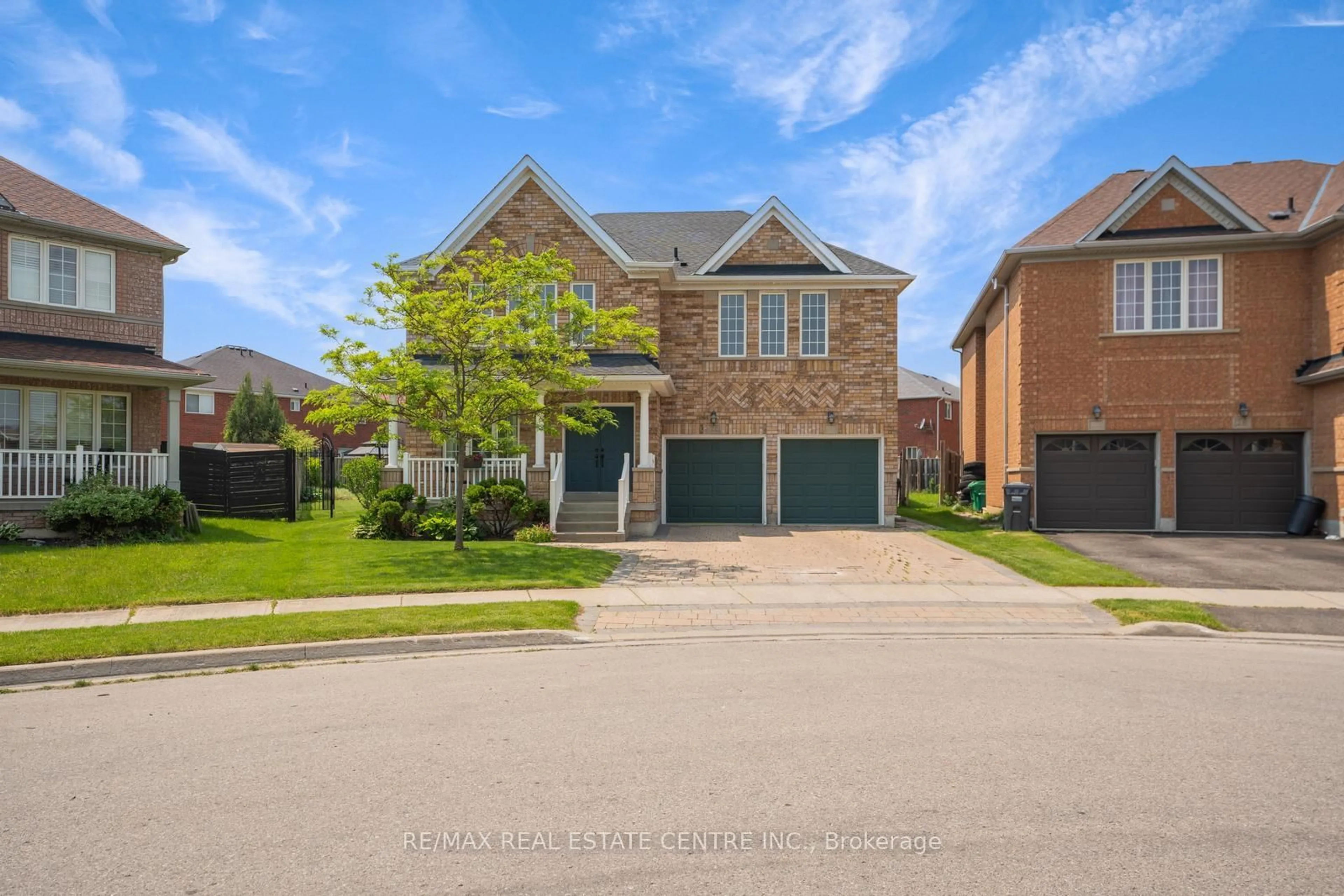 Home with brick exterior material, street for 26 Ferncastle Cres, Brampton Ontario L7A 3P2