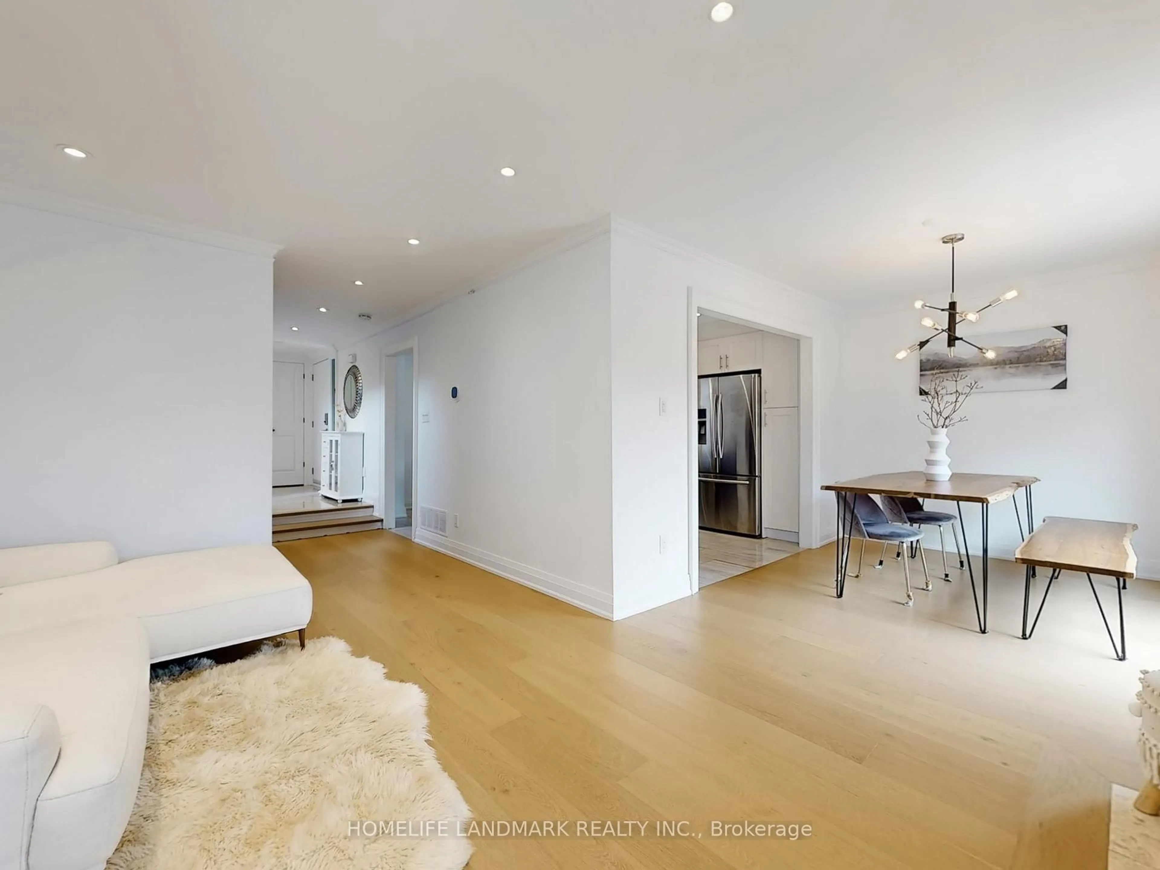 Unknown for 168 Kingsbridge Garden Circ, Mississauga Ontario L5R 1T5