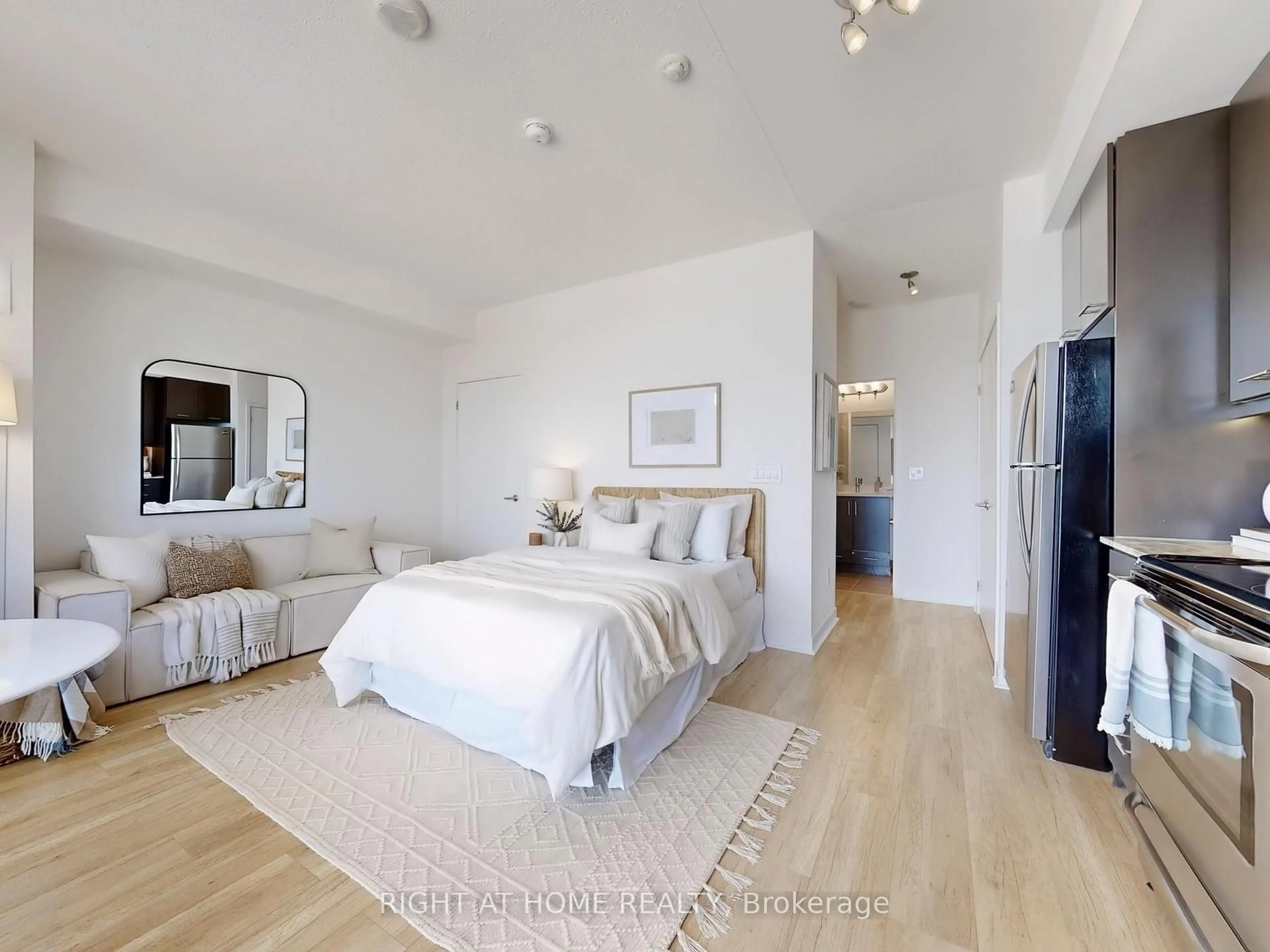 Bedroom with bed, unknown for 360 Square One Dr #2601, Mississauga Ontario L5B 0G7