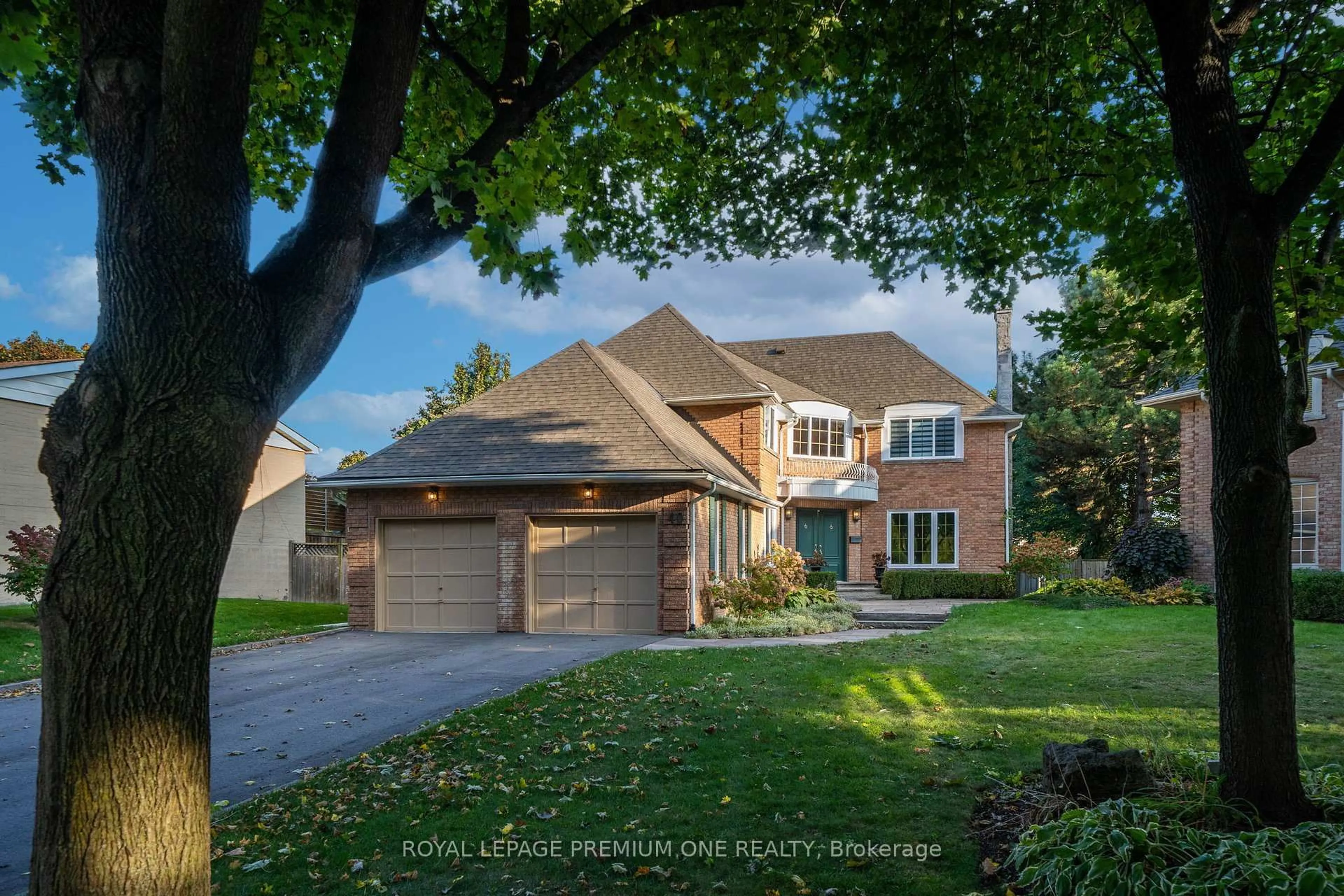 Home with brick exterior material, street for 40 Parkend Ave, Brampton Ontario L6Y 1B2