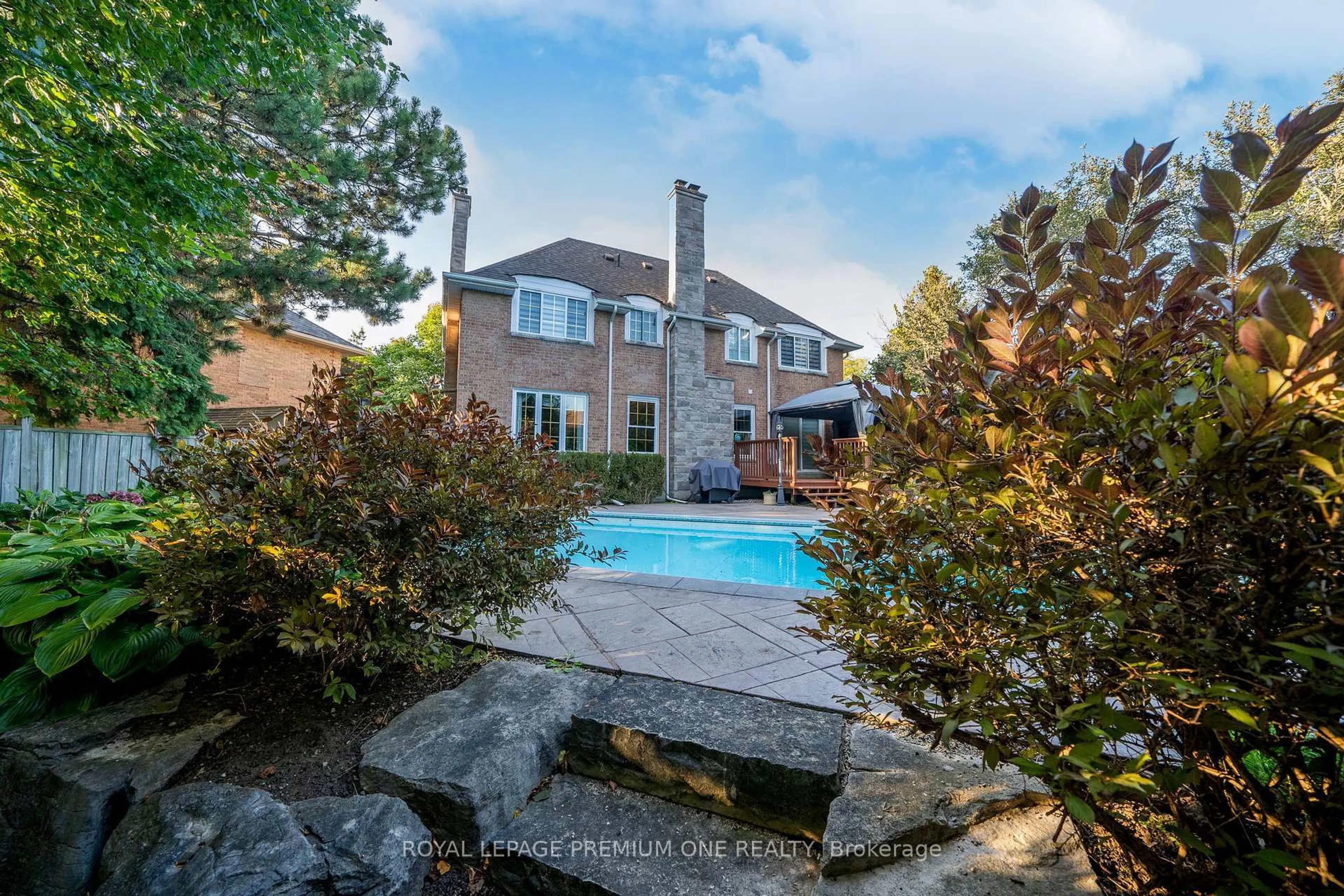 Pool for 40 Parkend Ave, Brampton Ontario L6Y 1B2