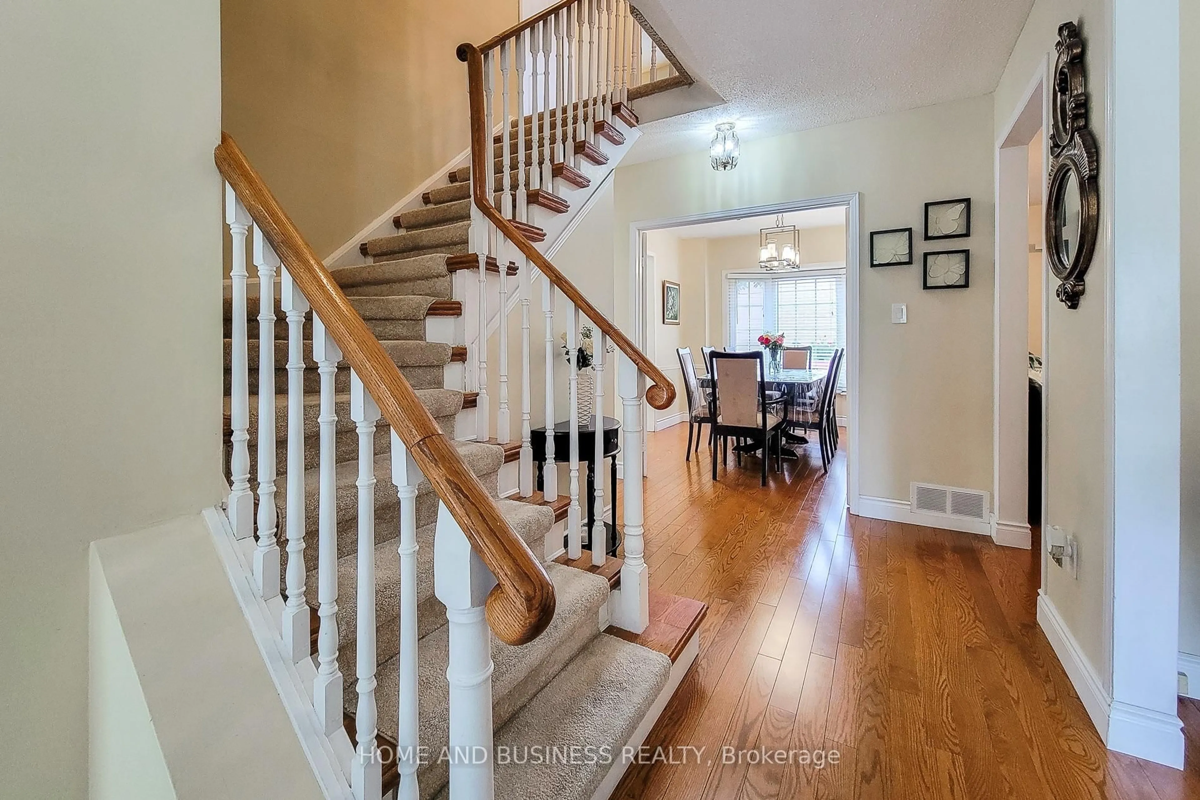 Unknown for 327 PARKLANE Rd, Oakville Ontario L6H 4J4