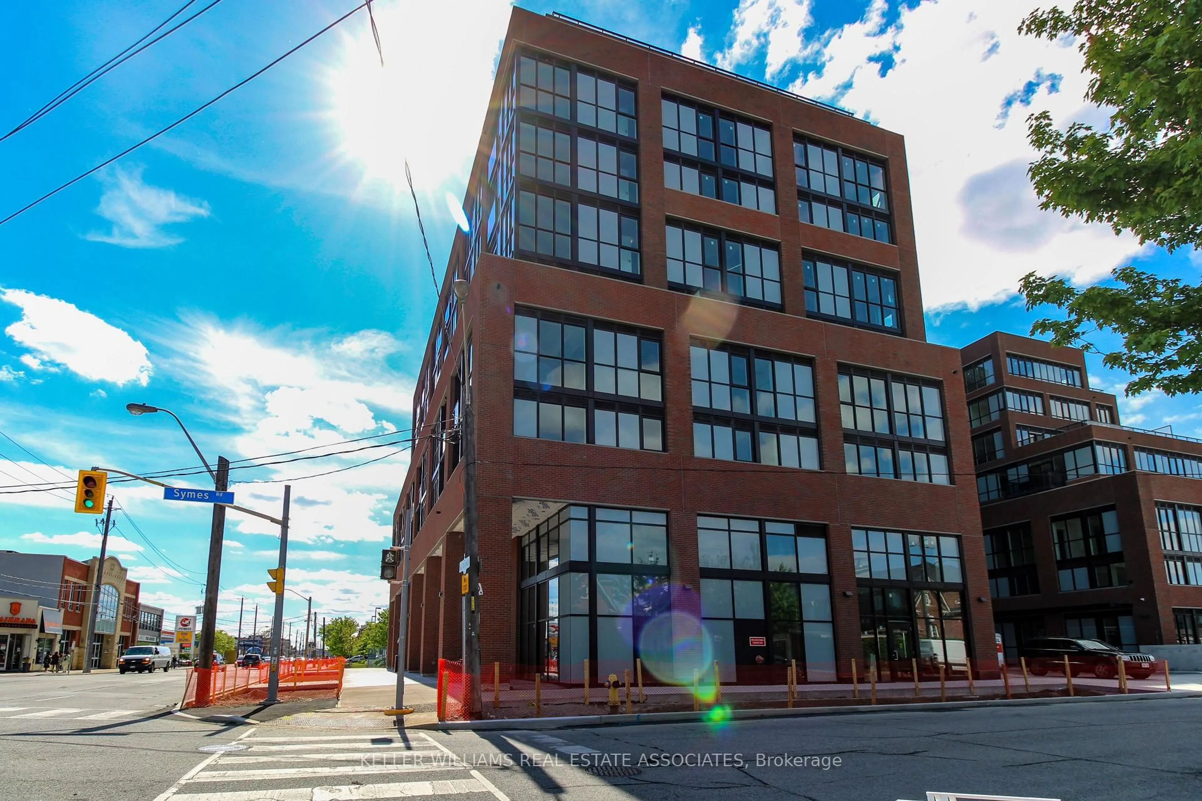 Unknown for 2300 St. Clair Ave #416, Toronto Ontario M6N 1K8