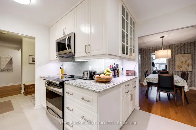 Additional image 31 of 716 The West Mall Unit 309