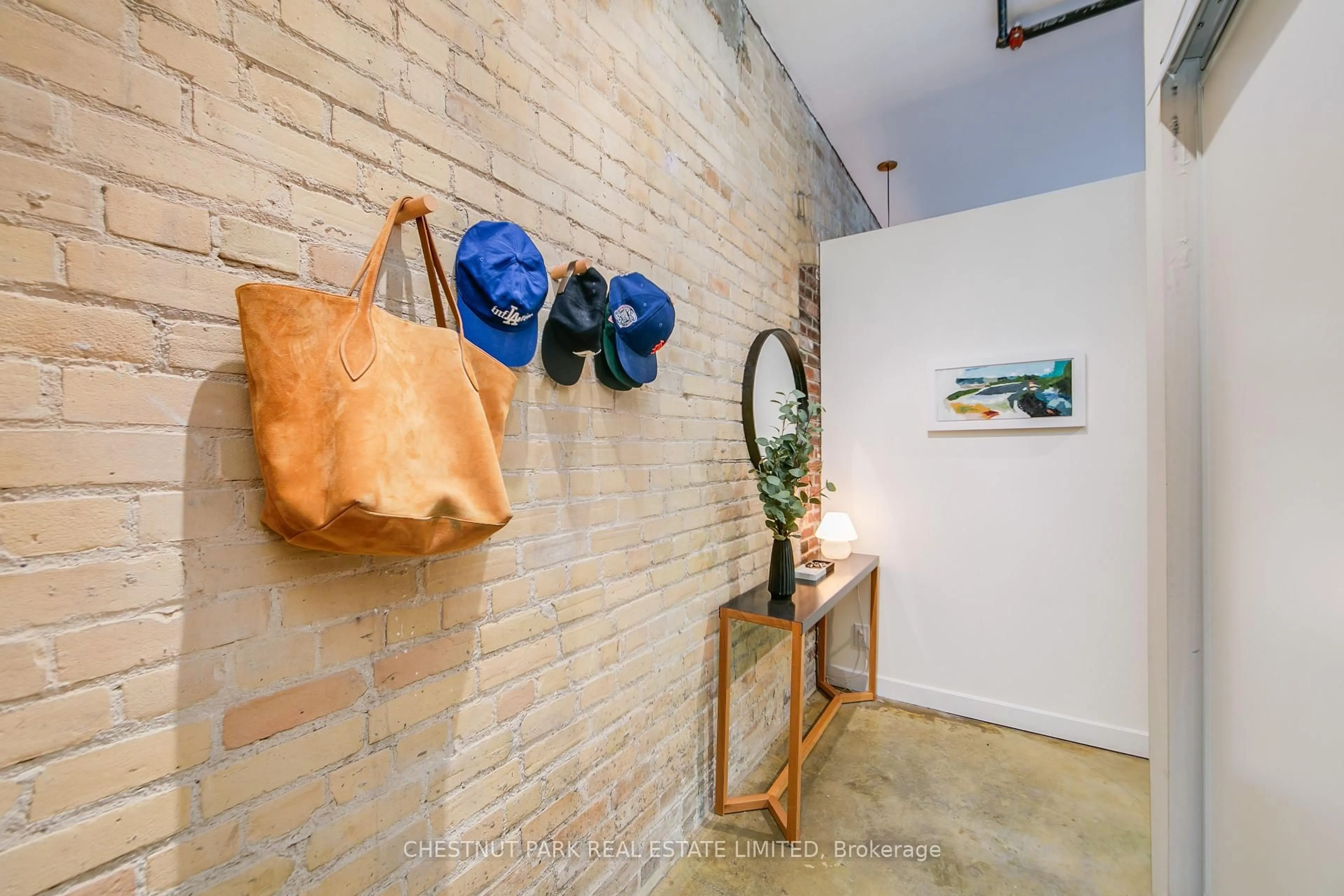 Indoor entryway for 363 Sorauren Ave #303, Toronto Ontario M6R 3C1