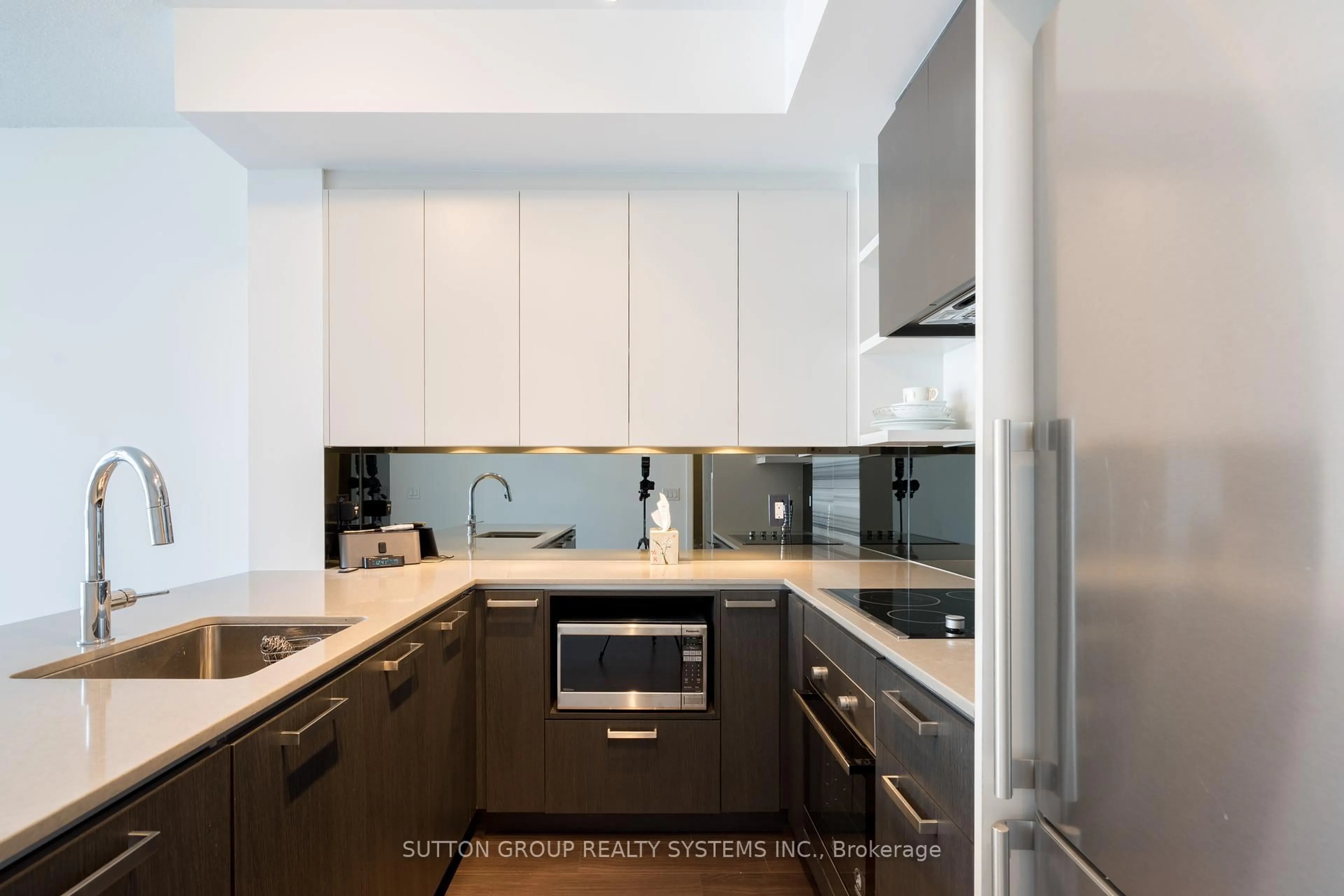 Contemporary kitchen, ceramic/tile floor for 1830 Bloor St #1017, Toronto Ontario M6P 3K6