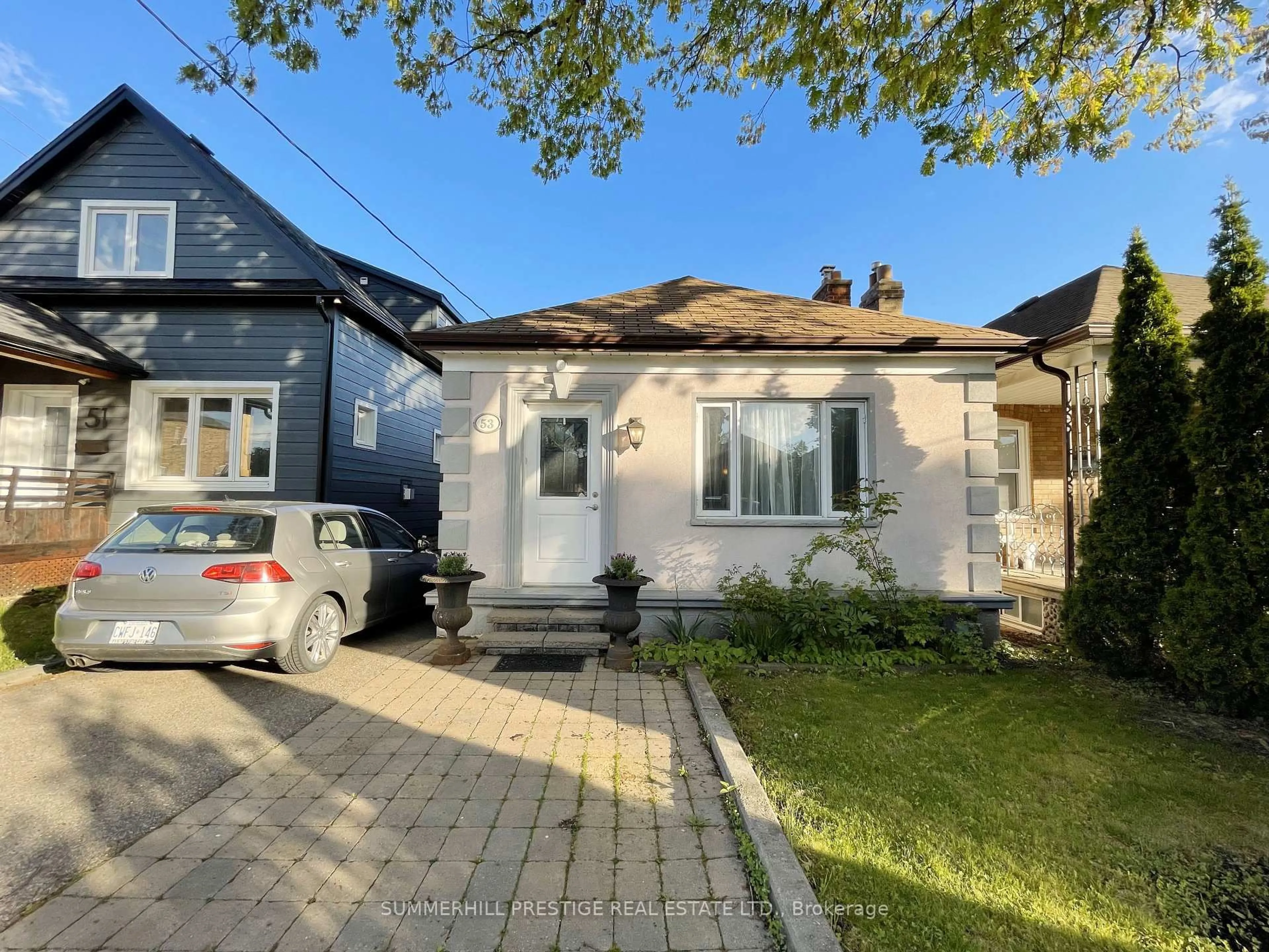 A pic from outside/outdoor area/front of a property/back of a property/a pic from drone, street for 53 Bowie Ave, Toronto Ontario M6E 2P4