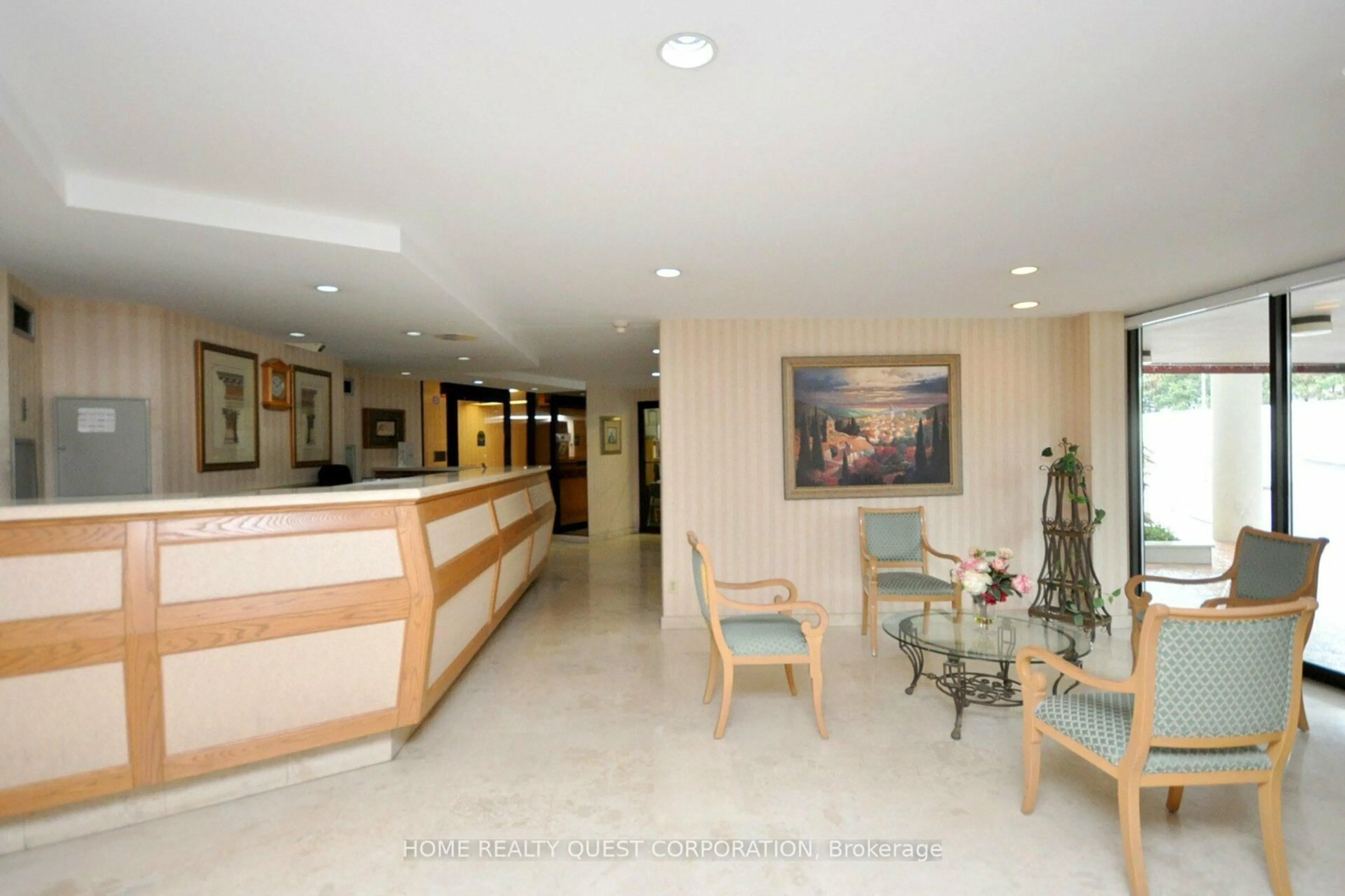 Lobby for 3700 Kaneff Cres #2202, Mississauga Ontario L5A 4B8
