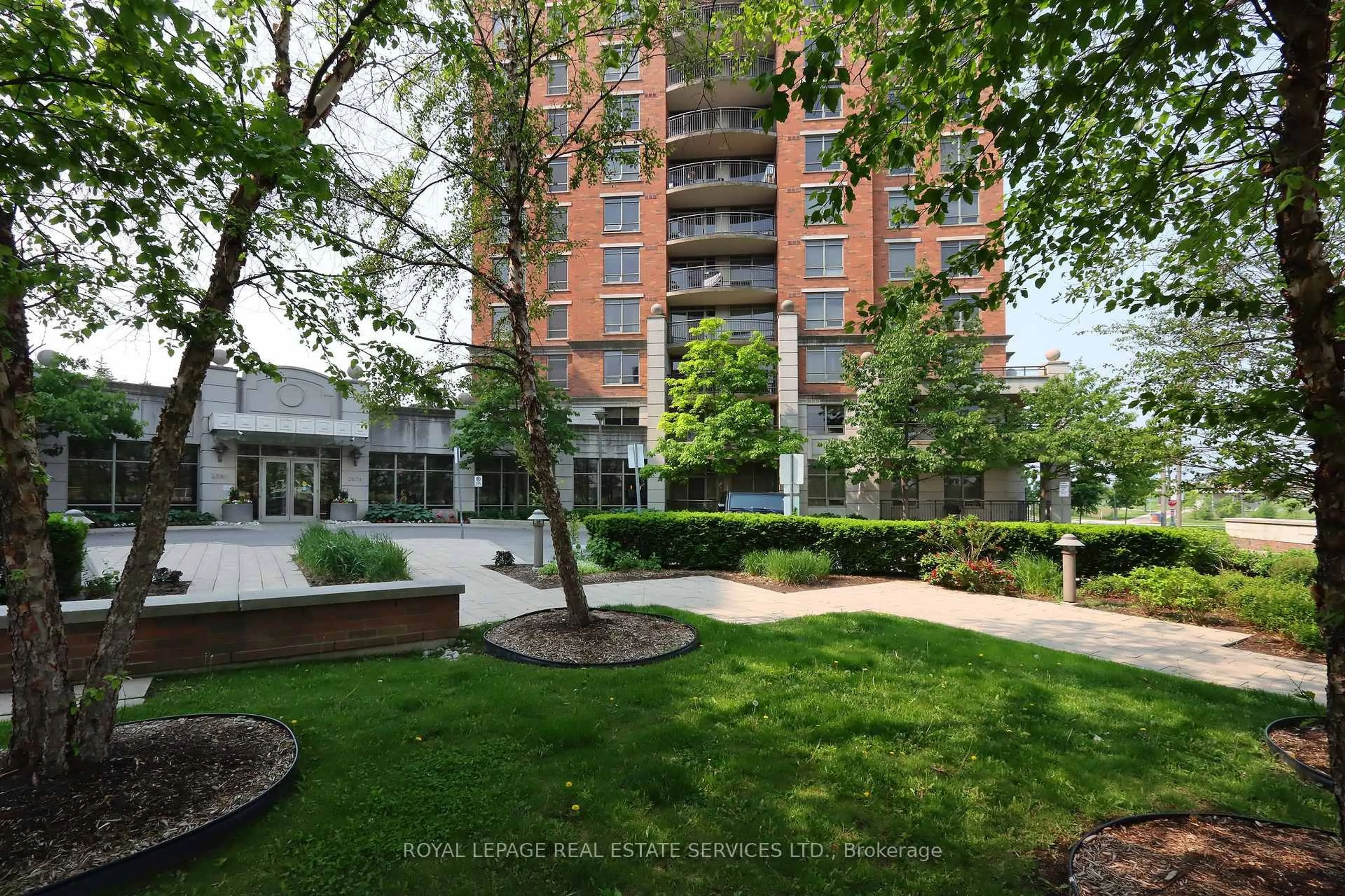 Patio, unknown for 2379 Central Park Dr #405, Oakville Ontario L6H 0E3