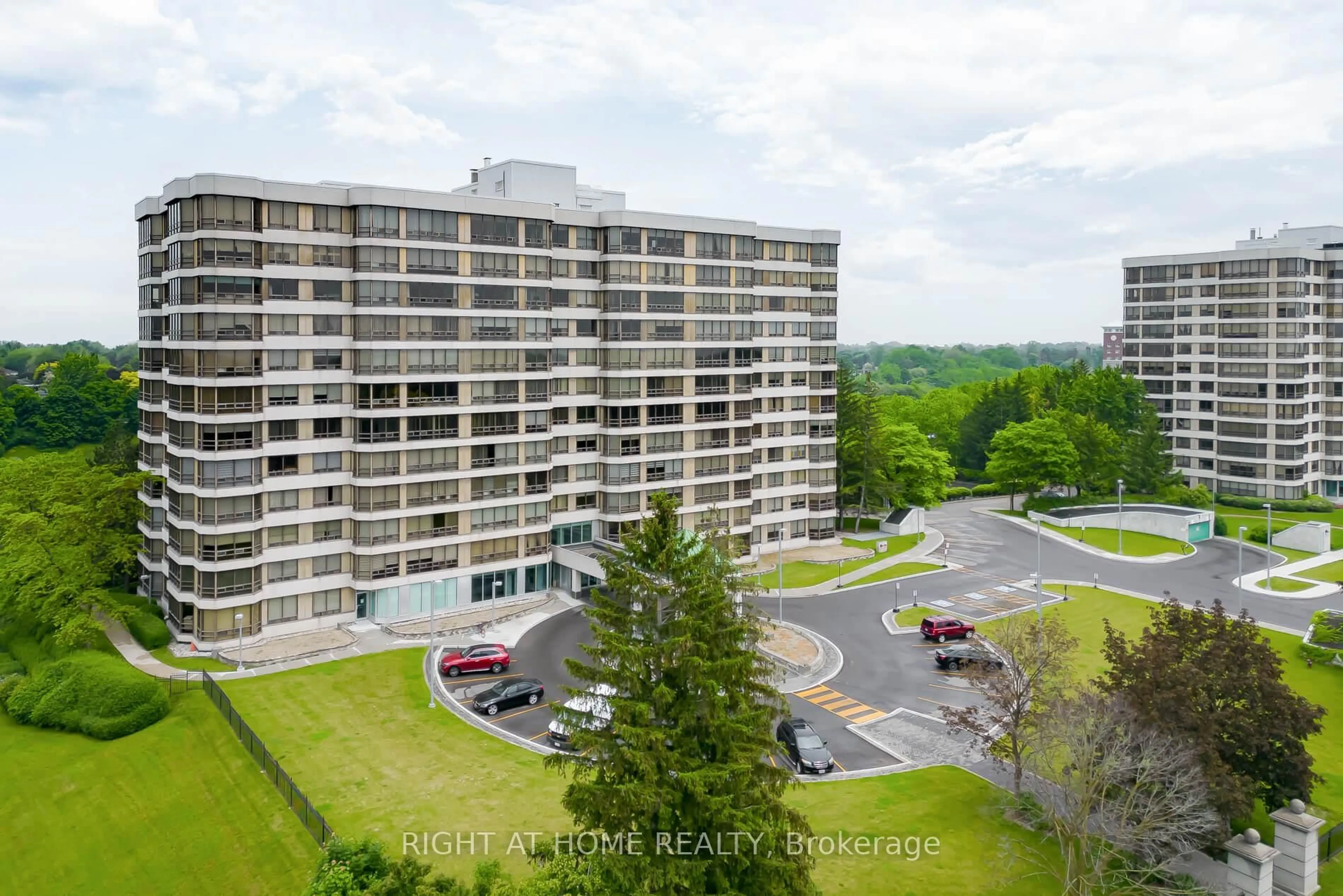 A pic from outside/outdoor area/front of a property/back of a property/a pic from drone, city buildings view from balcony for 320 Mill St #1007, Brampton Ontario L6Y 3V2