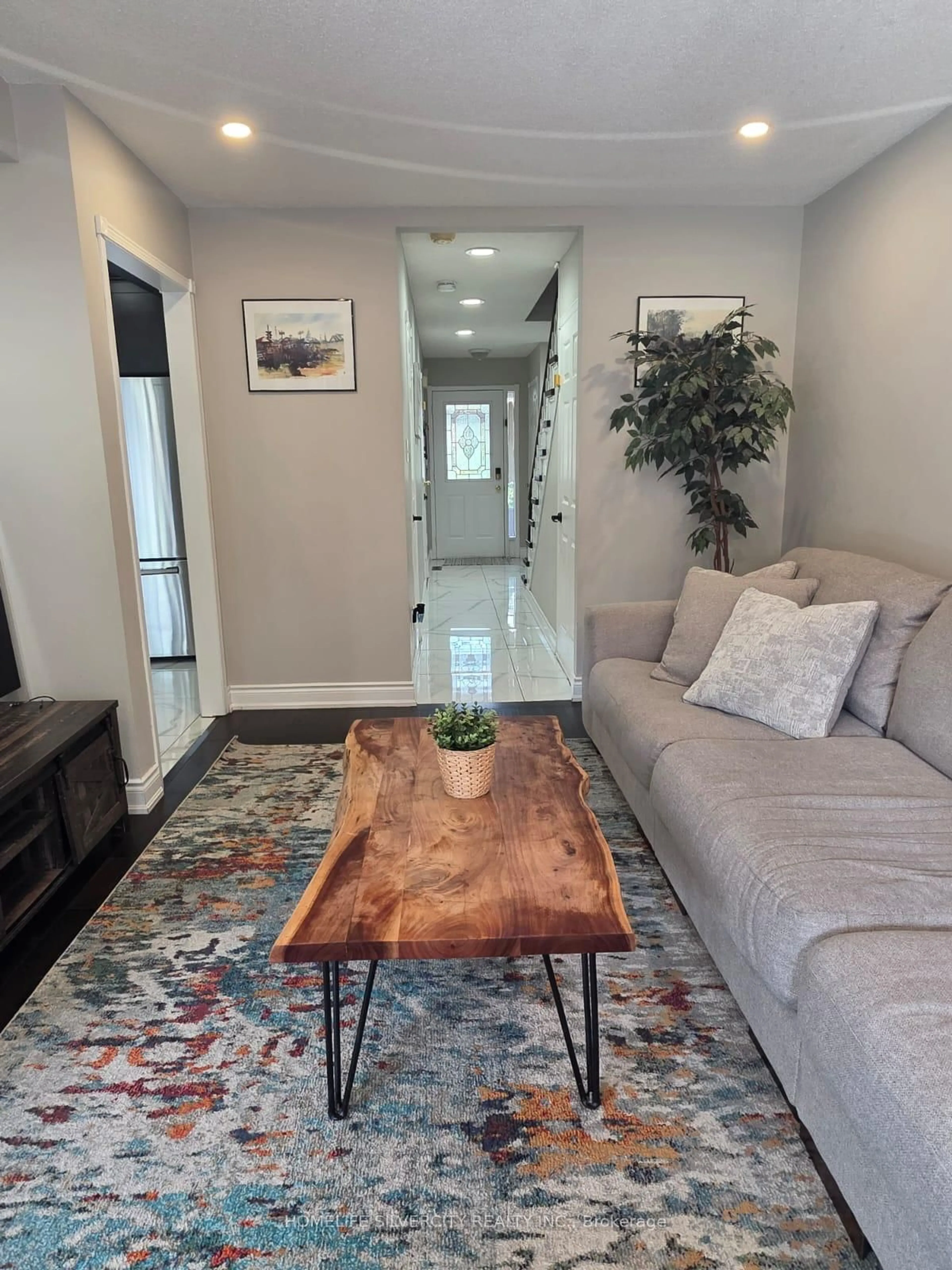 Living room with furniture, unknown for 4800 Rosebush Rd, Mississauga Ontario L5M 5N1