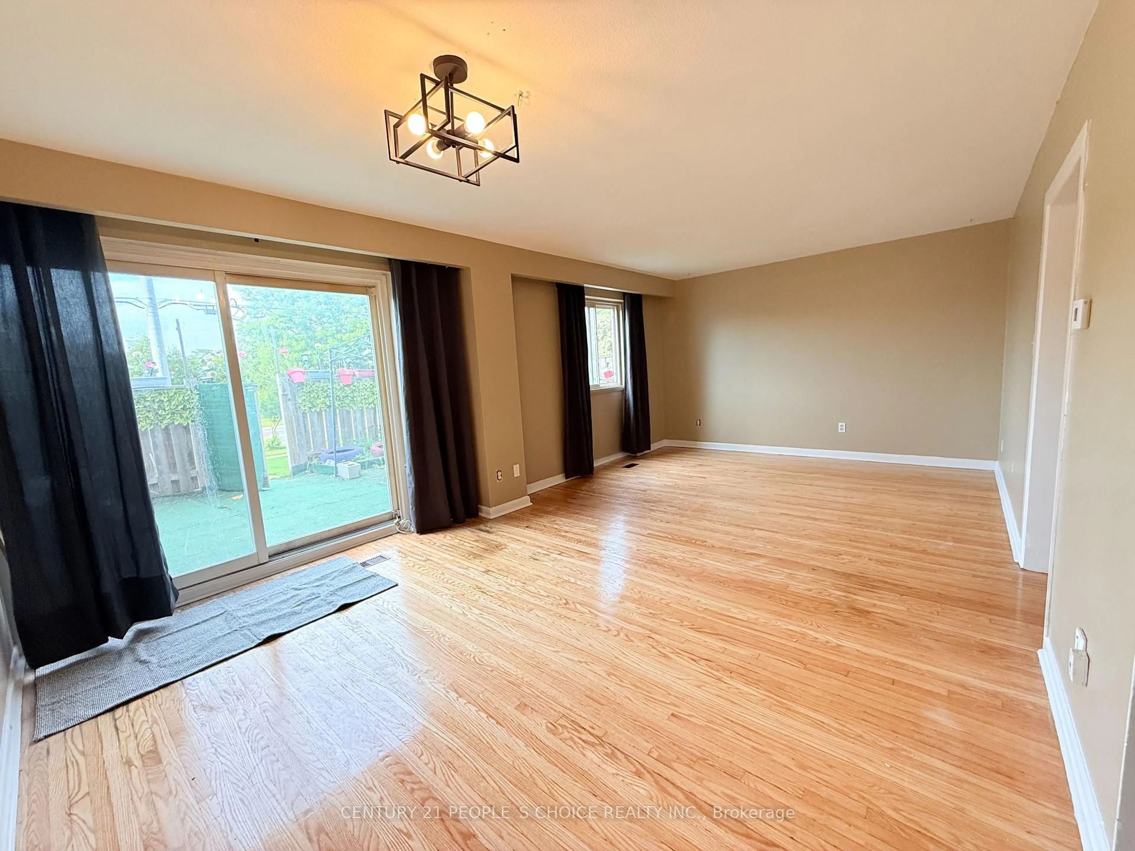 A pic of a room for 3308 The Credit Woodlands #15, Mississauga Ontario L5C 2J8