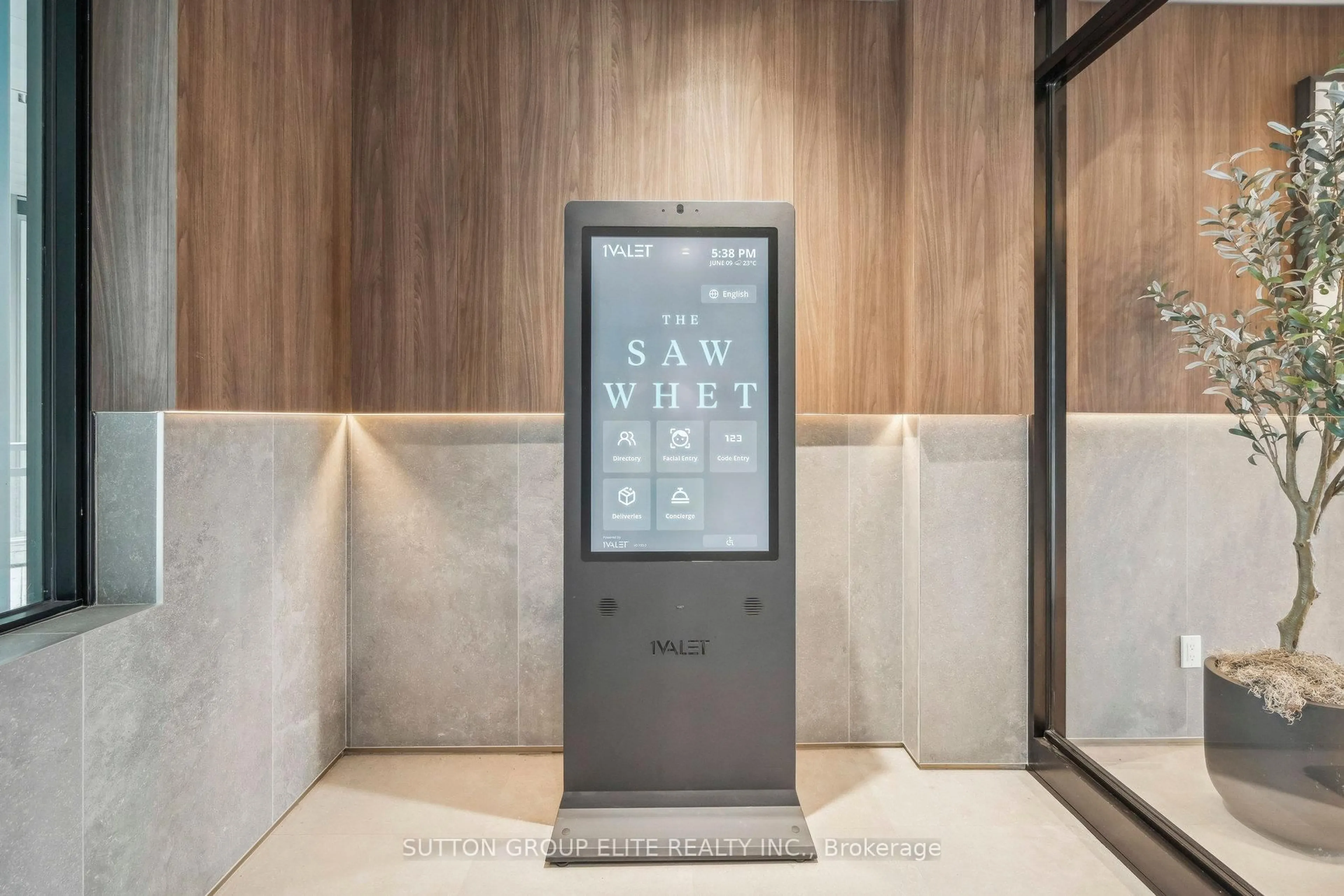 Indoor foyer for 2501 saw whet Blvd #532, Oakville Ontario L6M 5N2