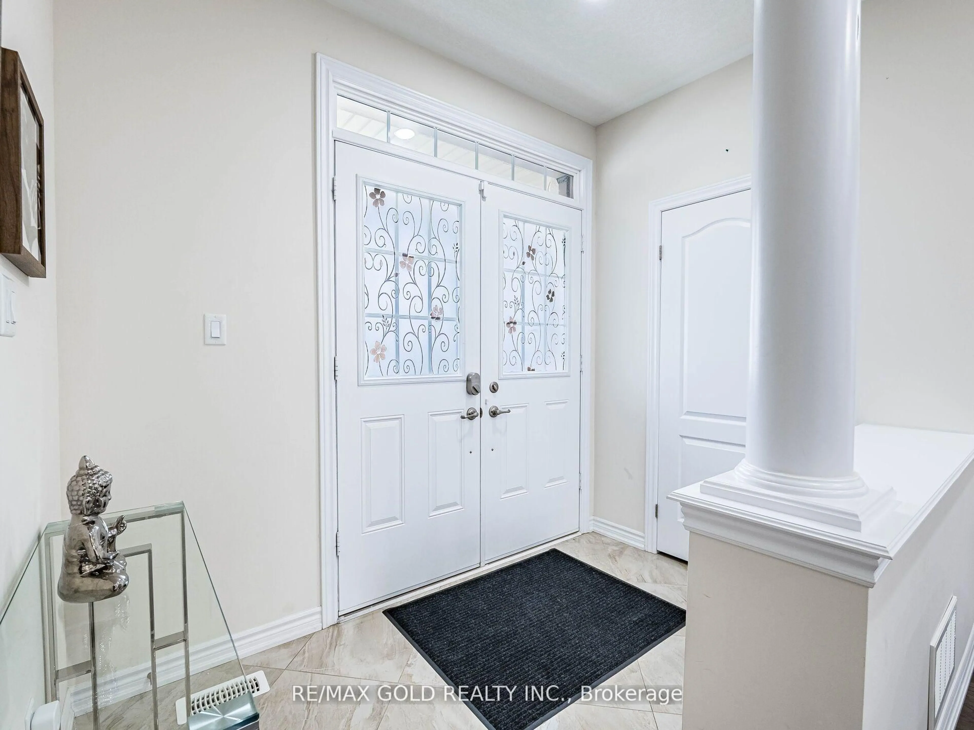 Indoor entryway for 23 Henry Moody Dr, Brampton Ontario L7A 5A8