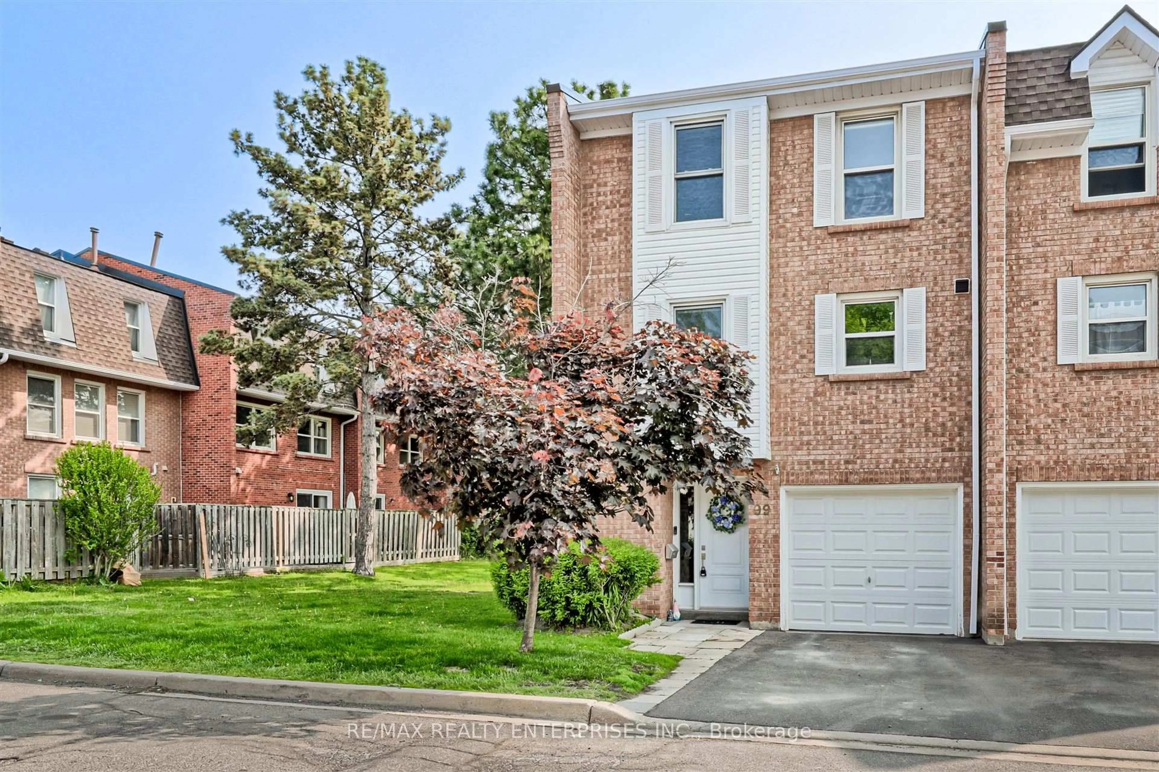 Home with brick exterior material, street for 333 Meadows Blvd #99, Mississauga Ontario L4Z 1G9
