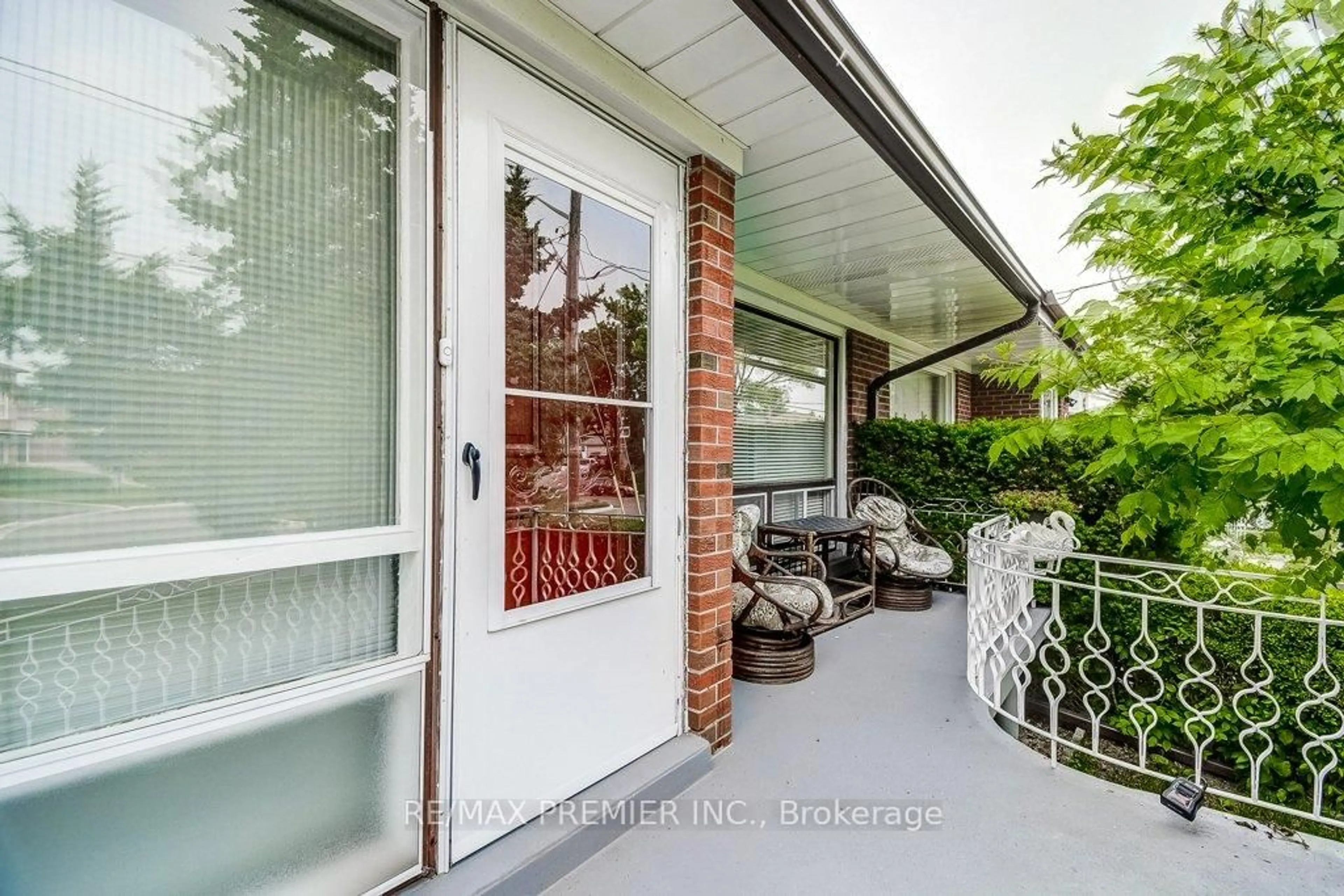 Unknown for 50 Fernando Rd, Toronto Ontario M9M 2P6