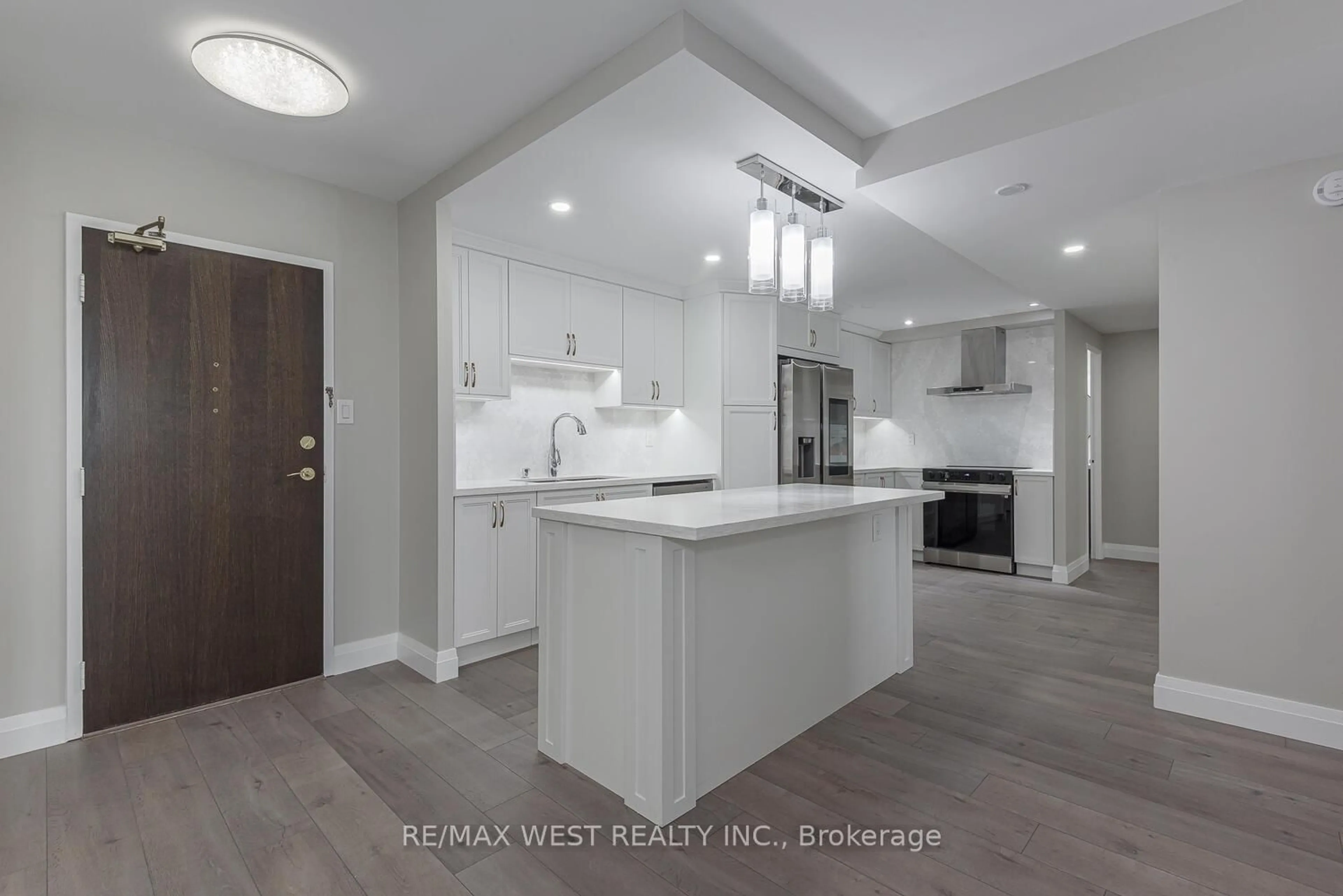 Open concept kitchen, unknown for 820 Burnhamthorpe Rd #1104, Toronto Ontario M9C 4W2