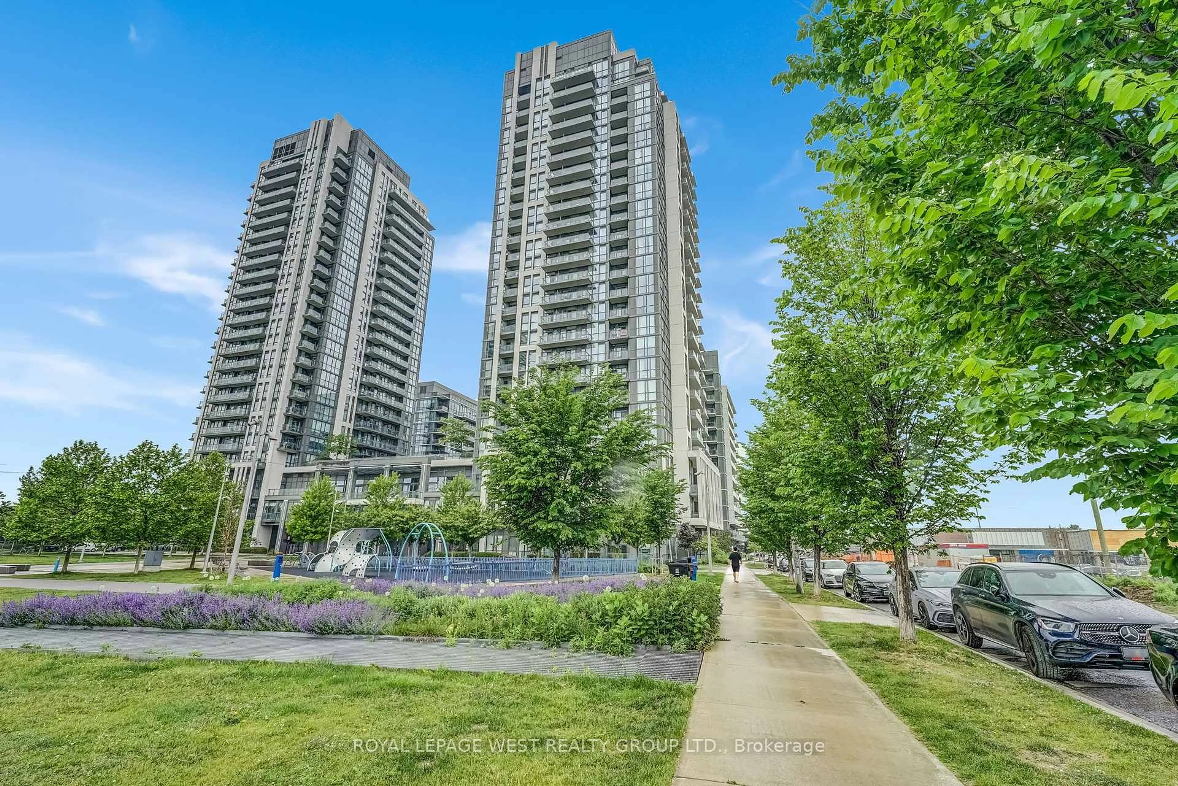 Patio, unknown for 17 Zorra St #613, Toronto Ontario M8Z 0C8