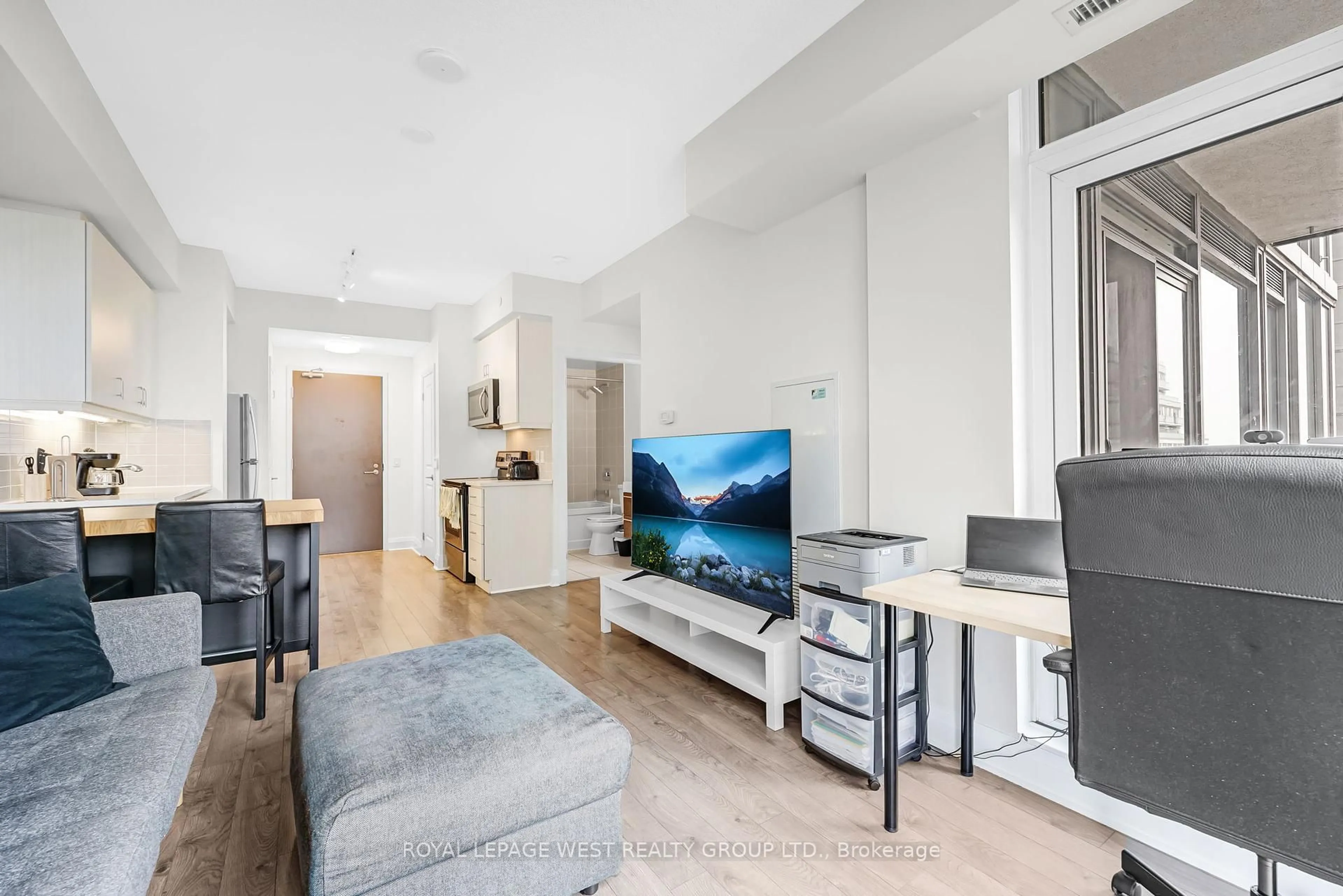 Unknown for 17 Zorra St #613, Toronto Ontario M8Z 0C8