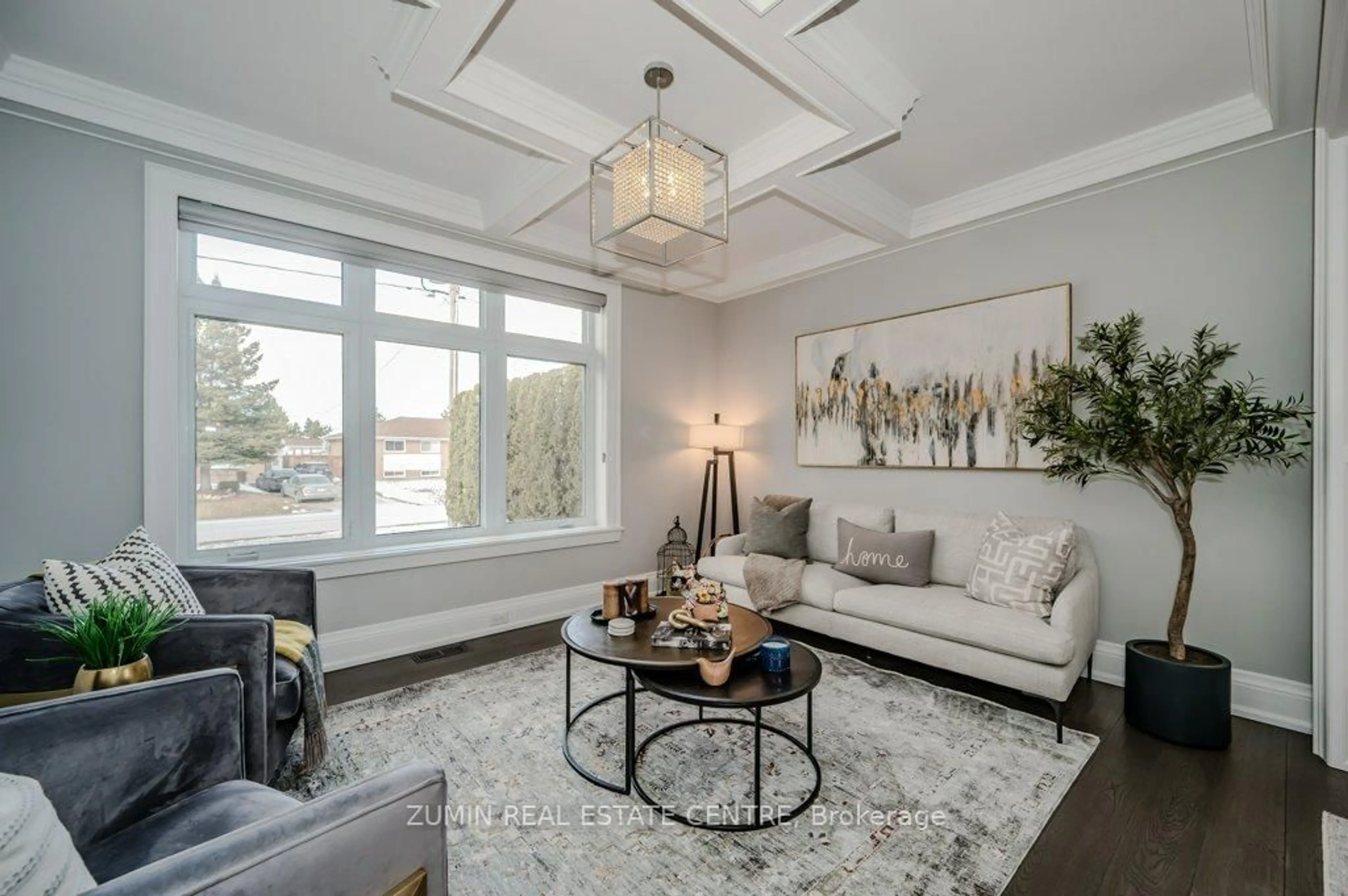 Living room with furniture, unknown for 1298 Pinegrove Rd, Oakville Ontario L6L 2X3